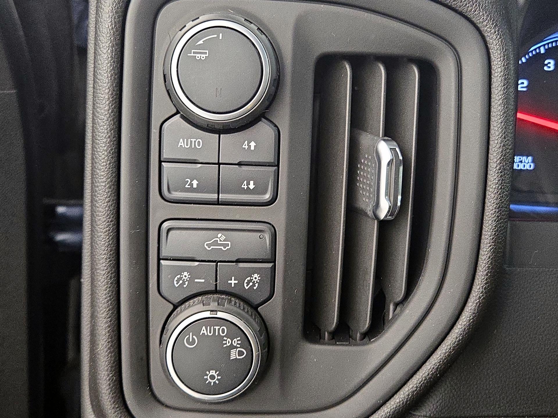 Thumbnail: 2021 Chevrolet Silverado 1500 - 13