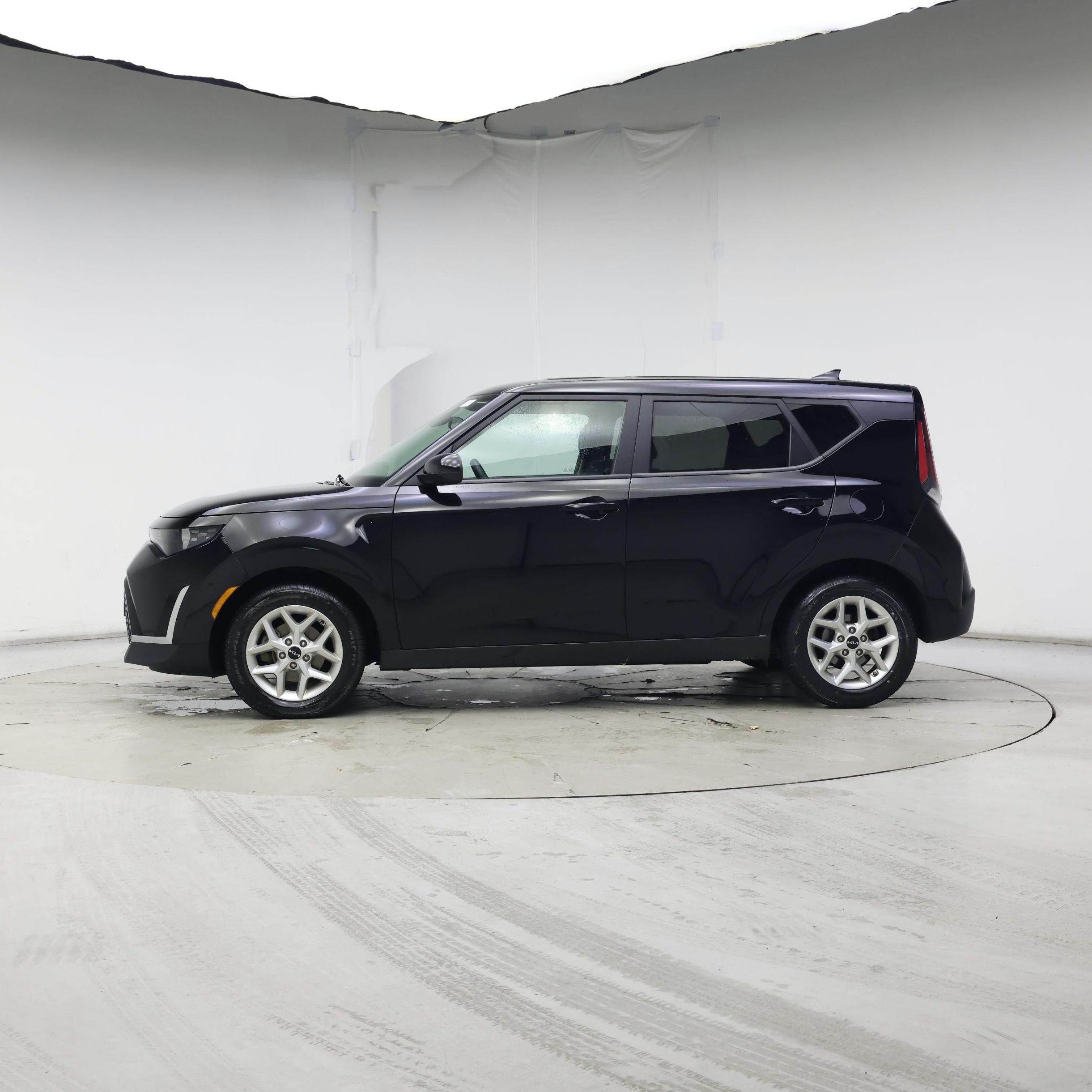 Thumbnail: 2023 Kia Soul - 3