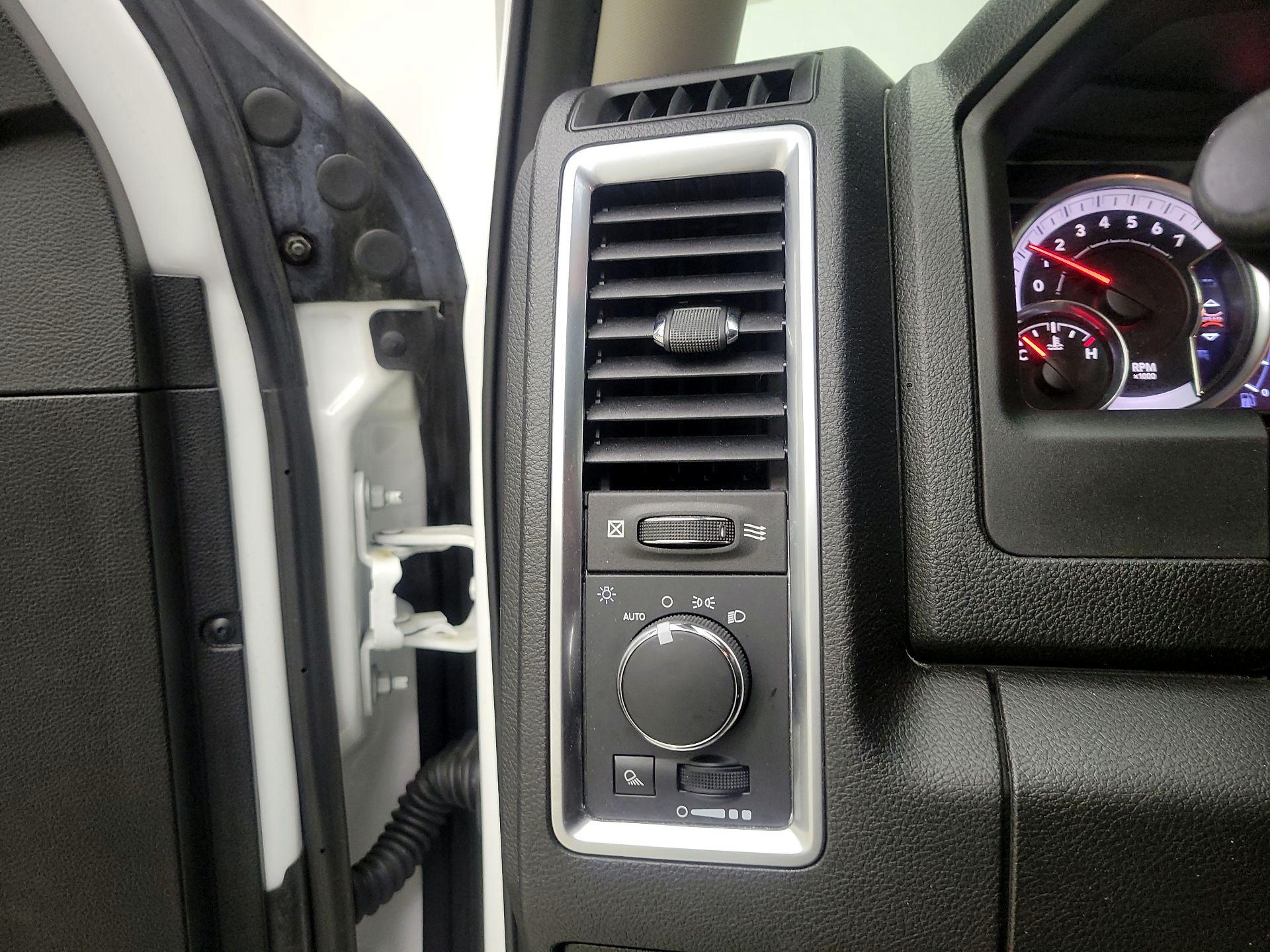Thumbnail: 2023 RAM 1500 Classic - 13