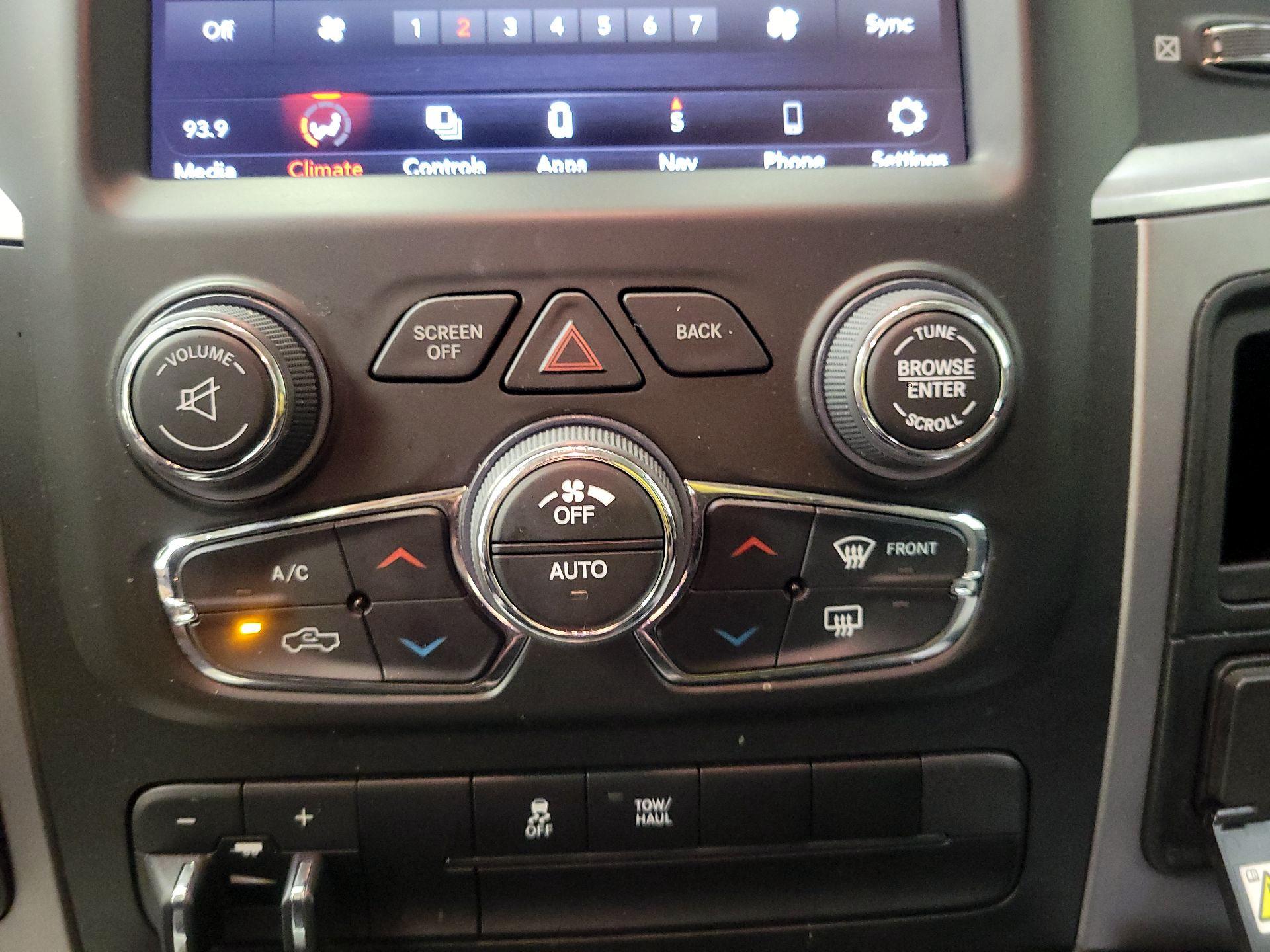 Thumbnail: 2023 RAM 1500 Classic - 16