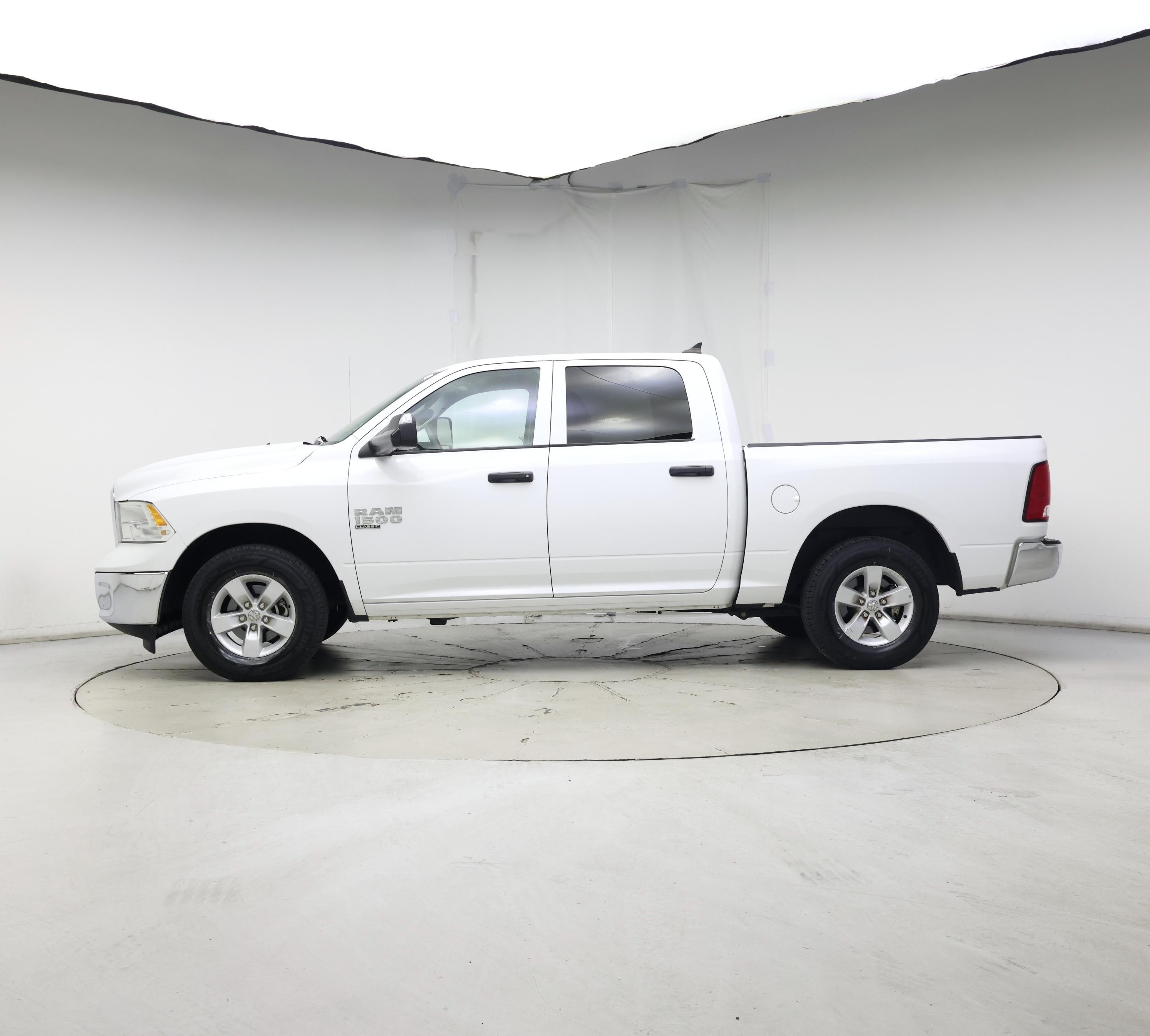 Thumbnail: 2023 RAM 1500 Classic - 3