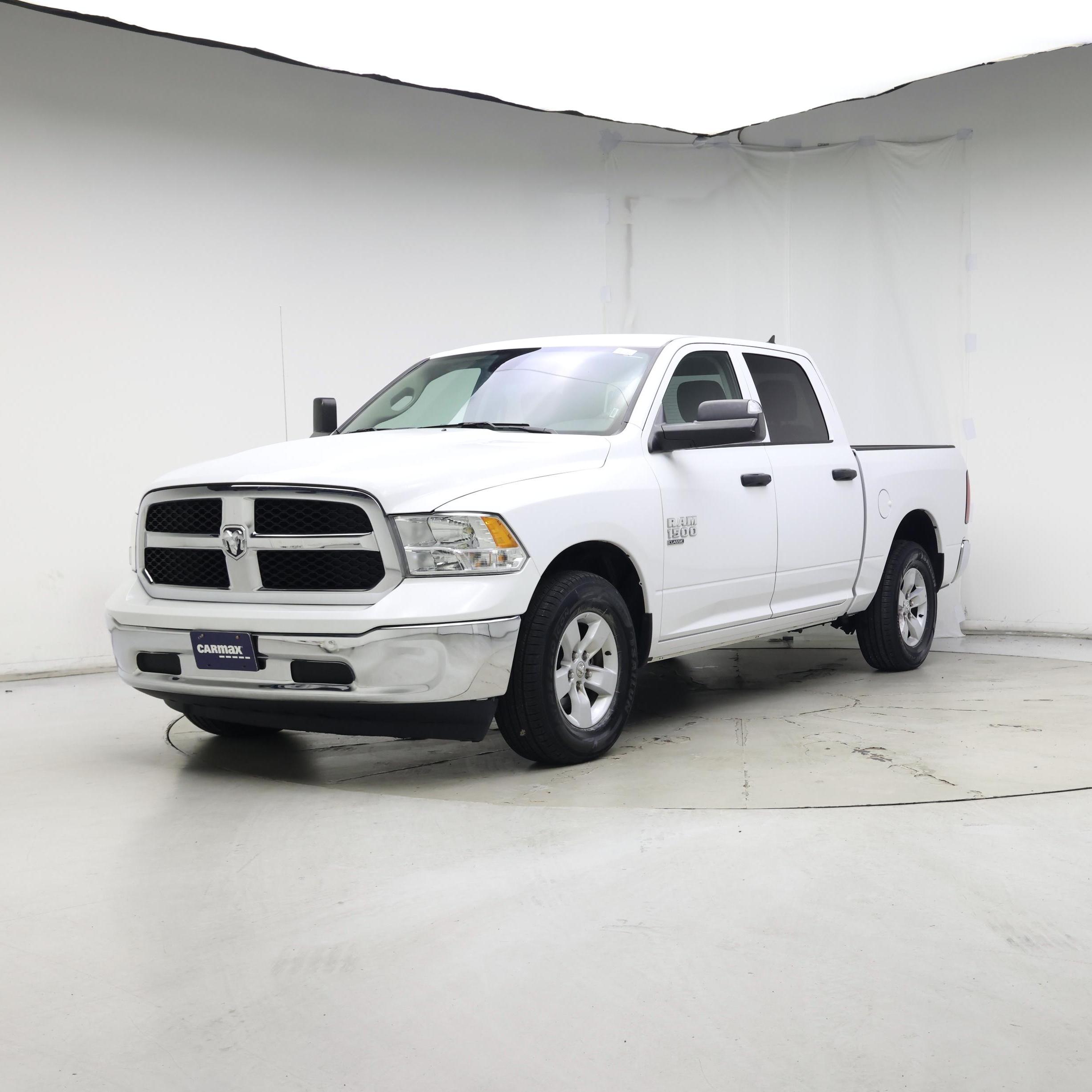 Thumbnail: 2023 RAM 1500 Classic - 4