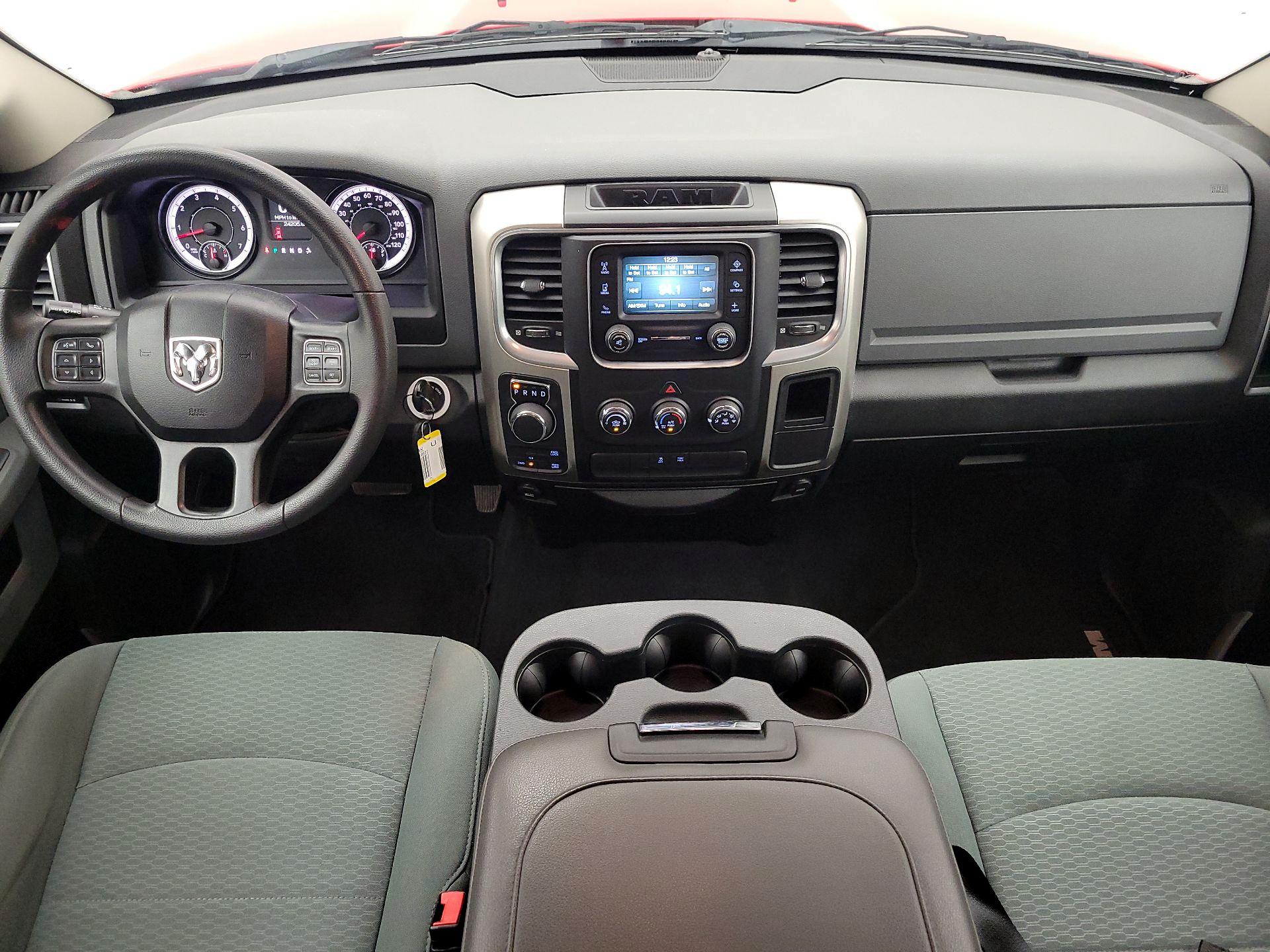 Thumbnail: 2020 RAM 1500 Classic - 9