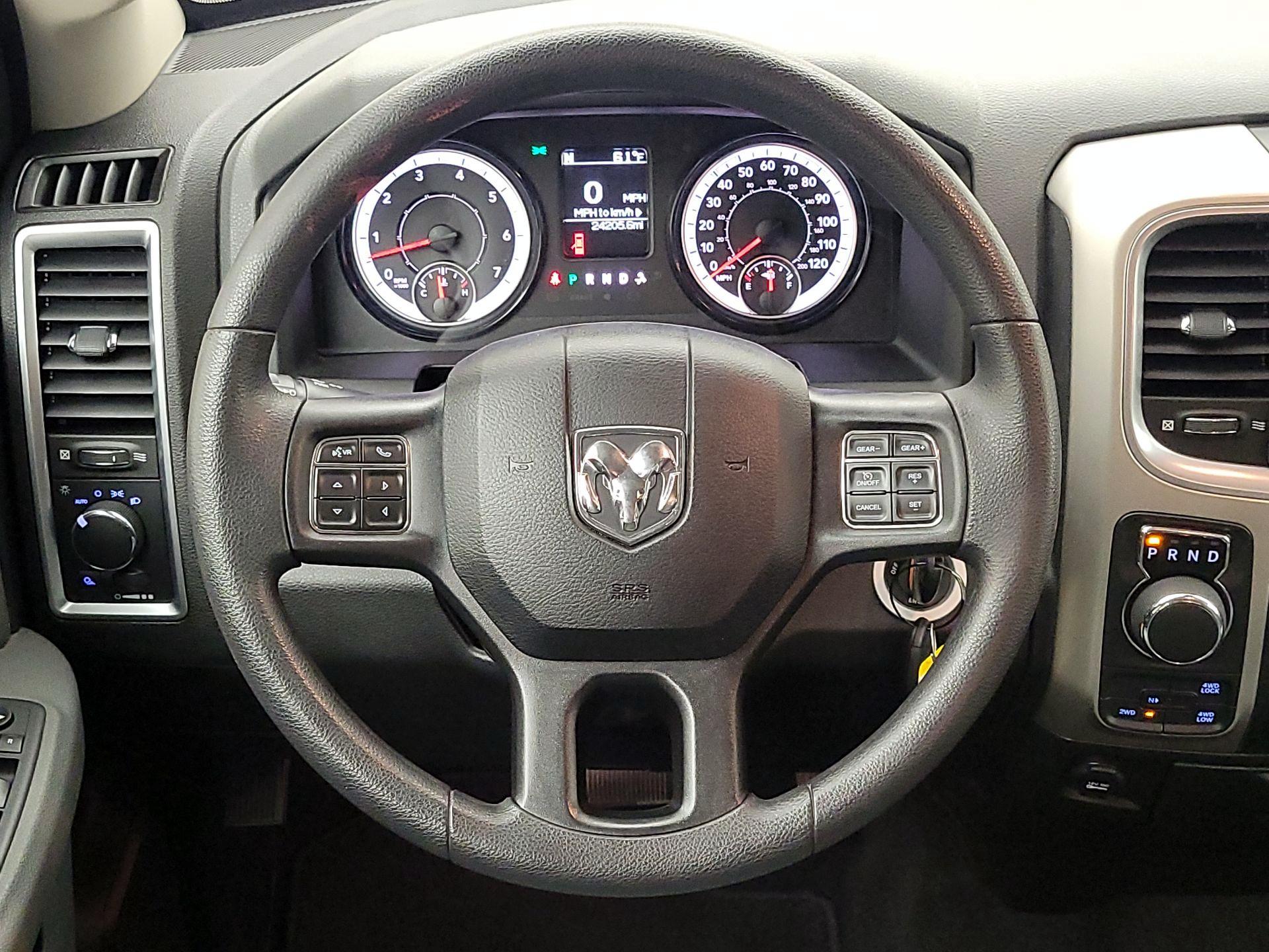 Thumbnail: 2020 RAM 1500 Classic - 10