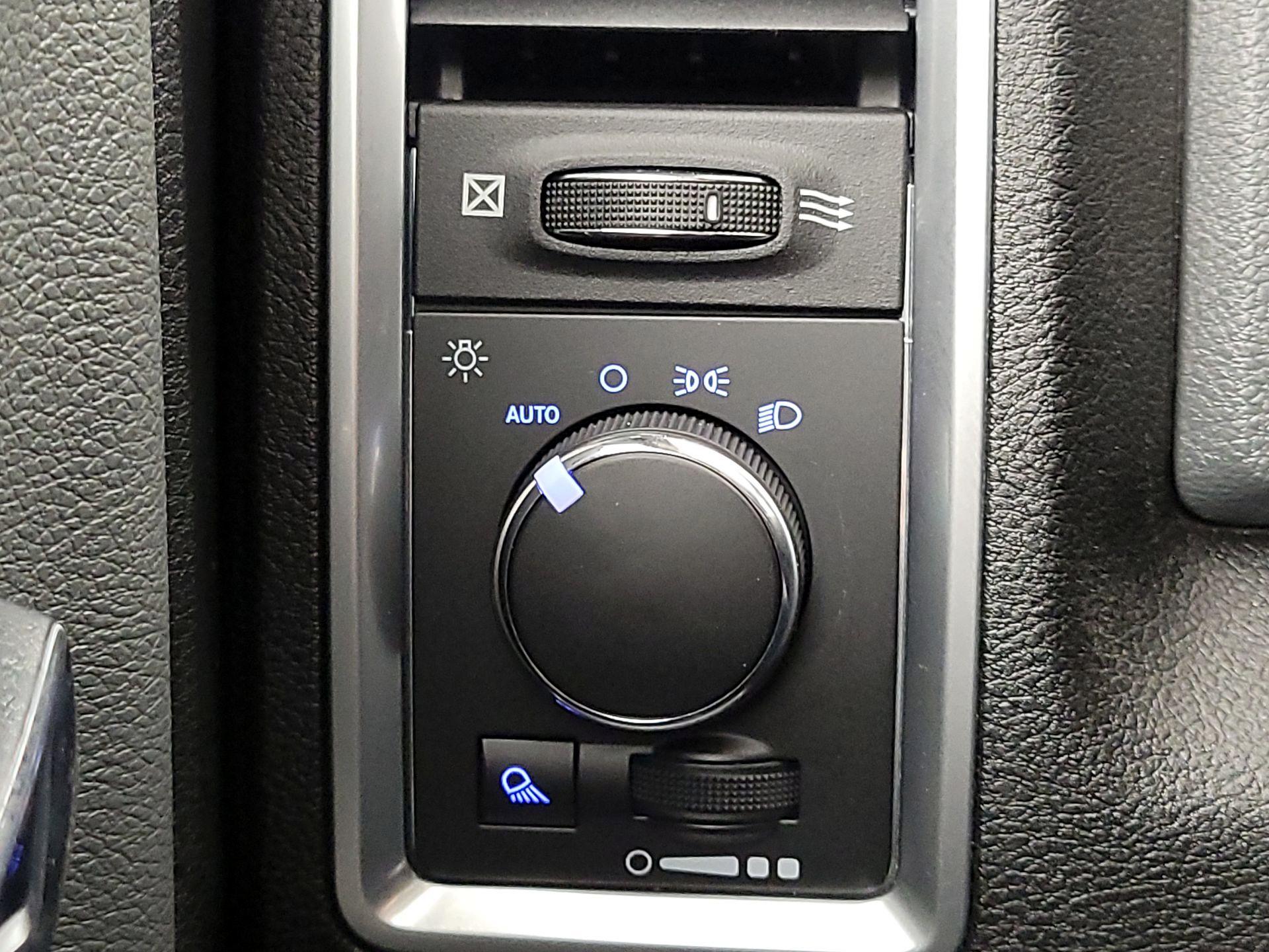 Thumbnail: 2020 RAM 1500 Classic - 13