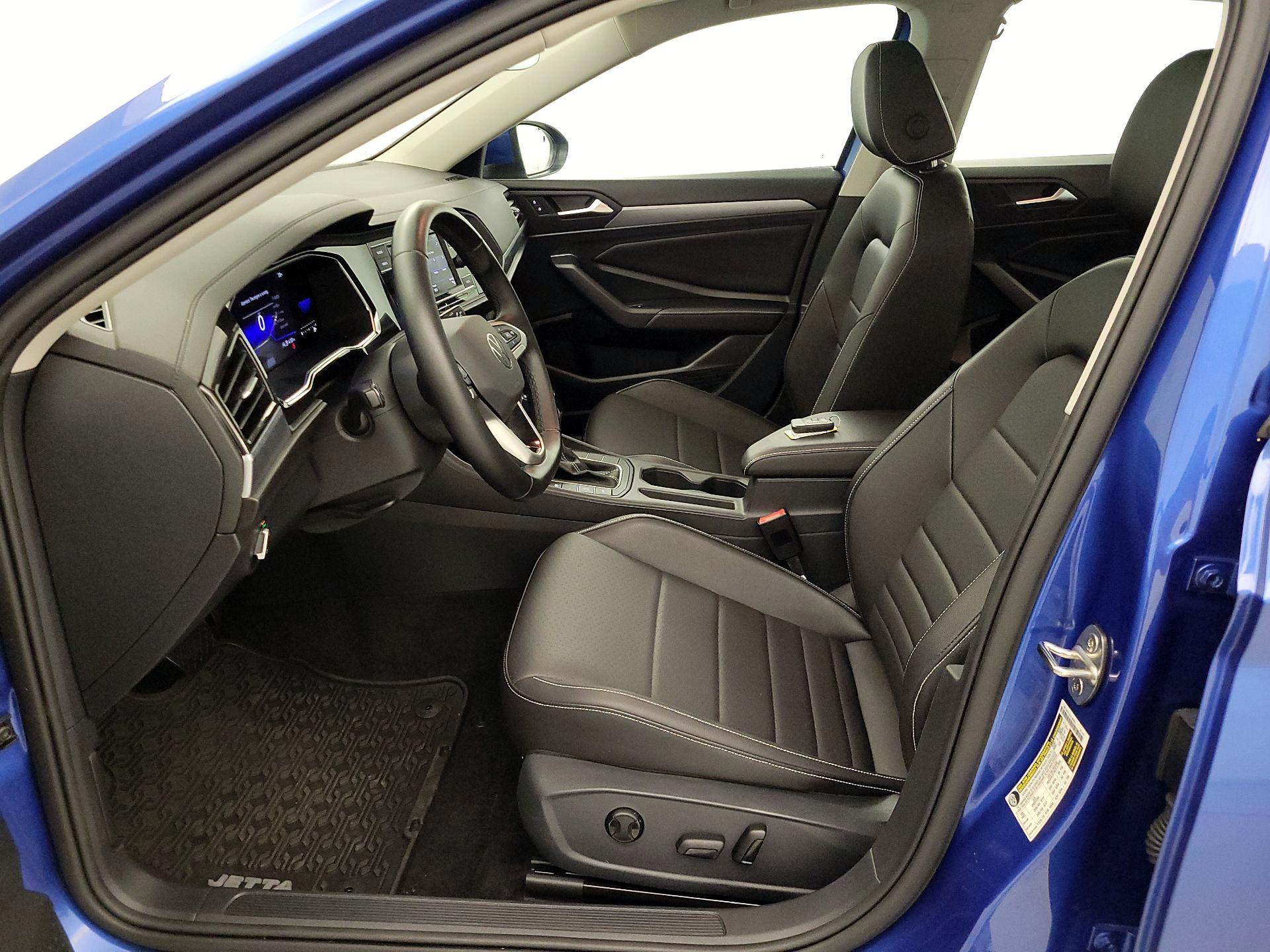 Thumbnail: 2023 Volkswagen Jetta - 11
