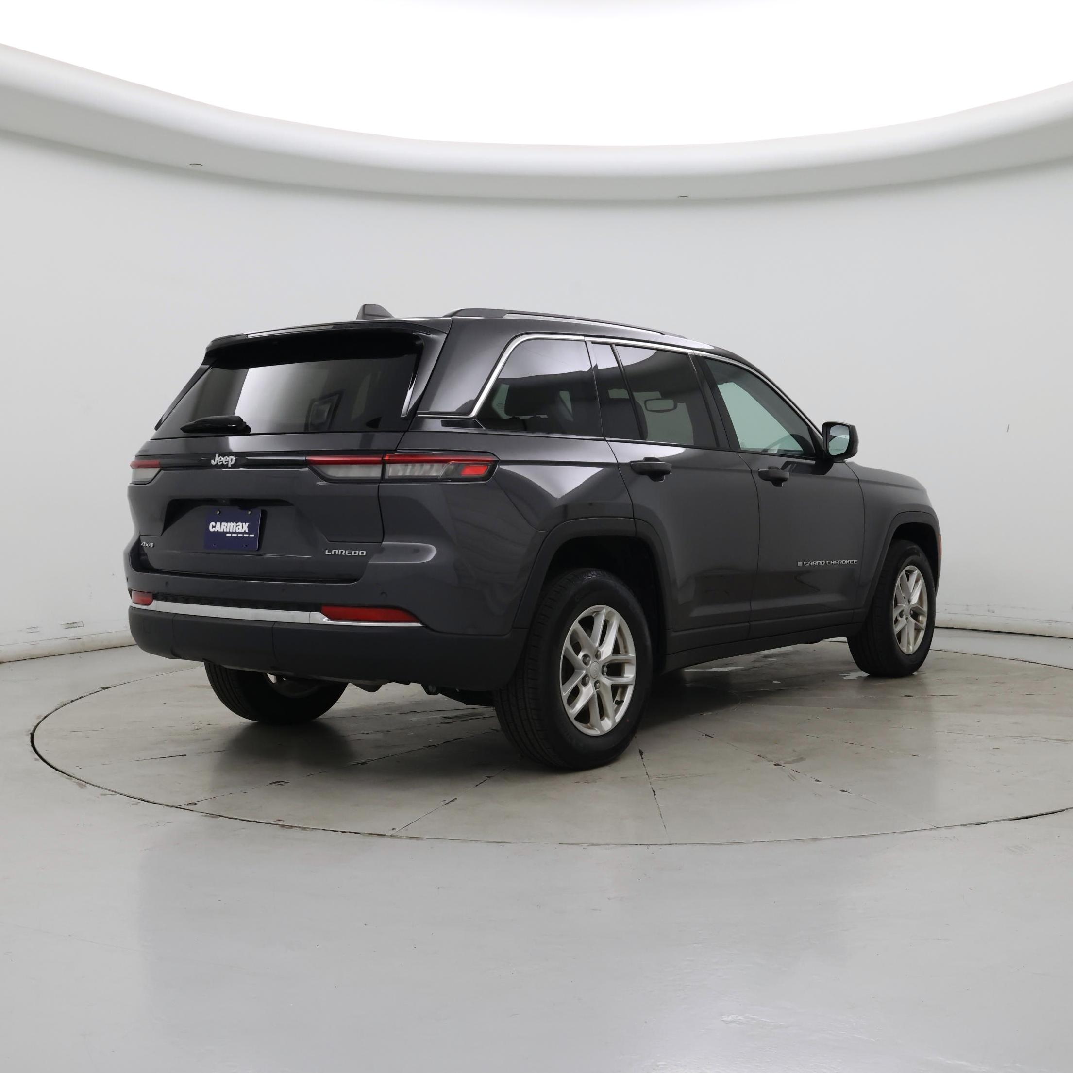 Thumbnail: 2023 Jeep Grand Cherokee - 8