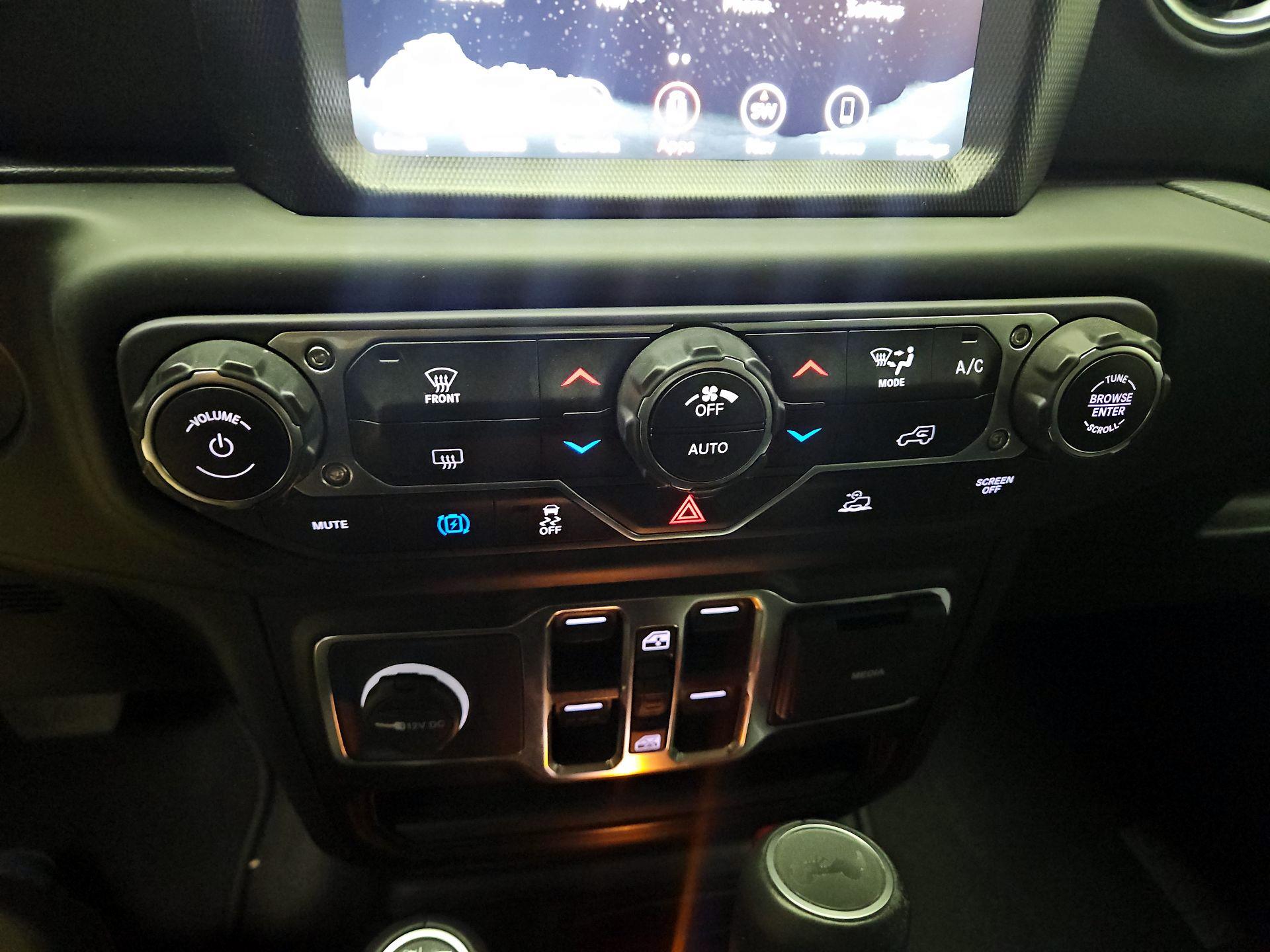 Thumbnail: 2022 Jeep Wrangler - 17