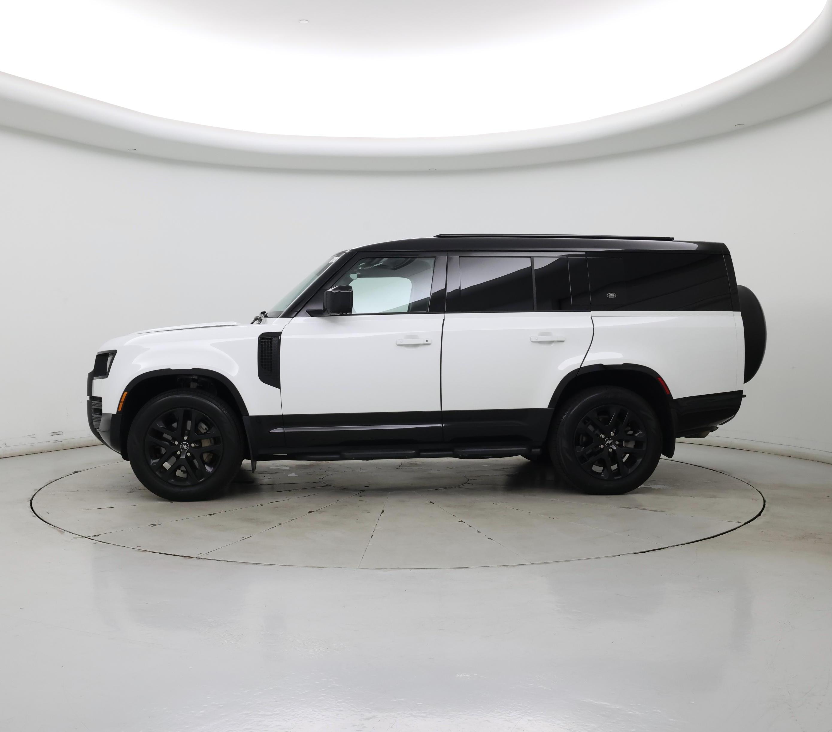 Thumbnail: 2023 Land Rover Defender - 3