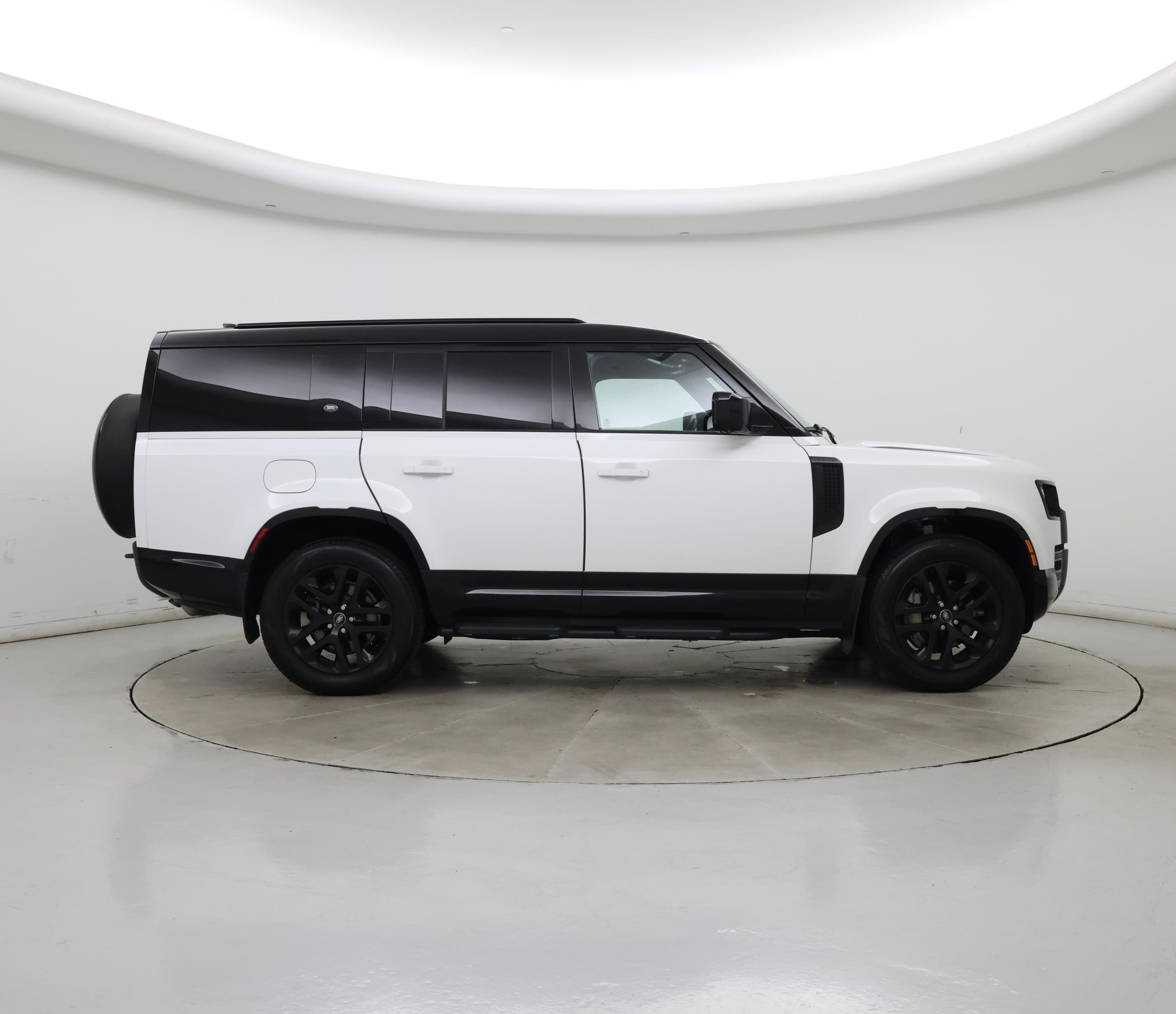 Thumbnail: 2023 Land Rover Defender - 7