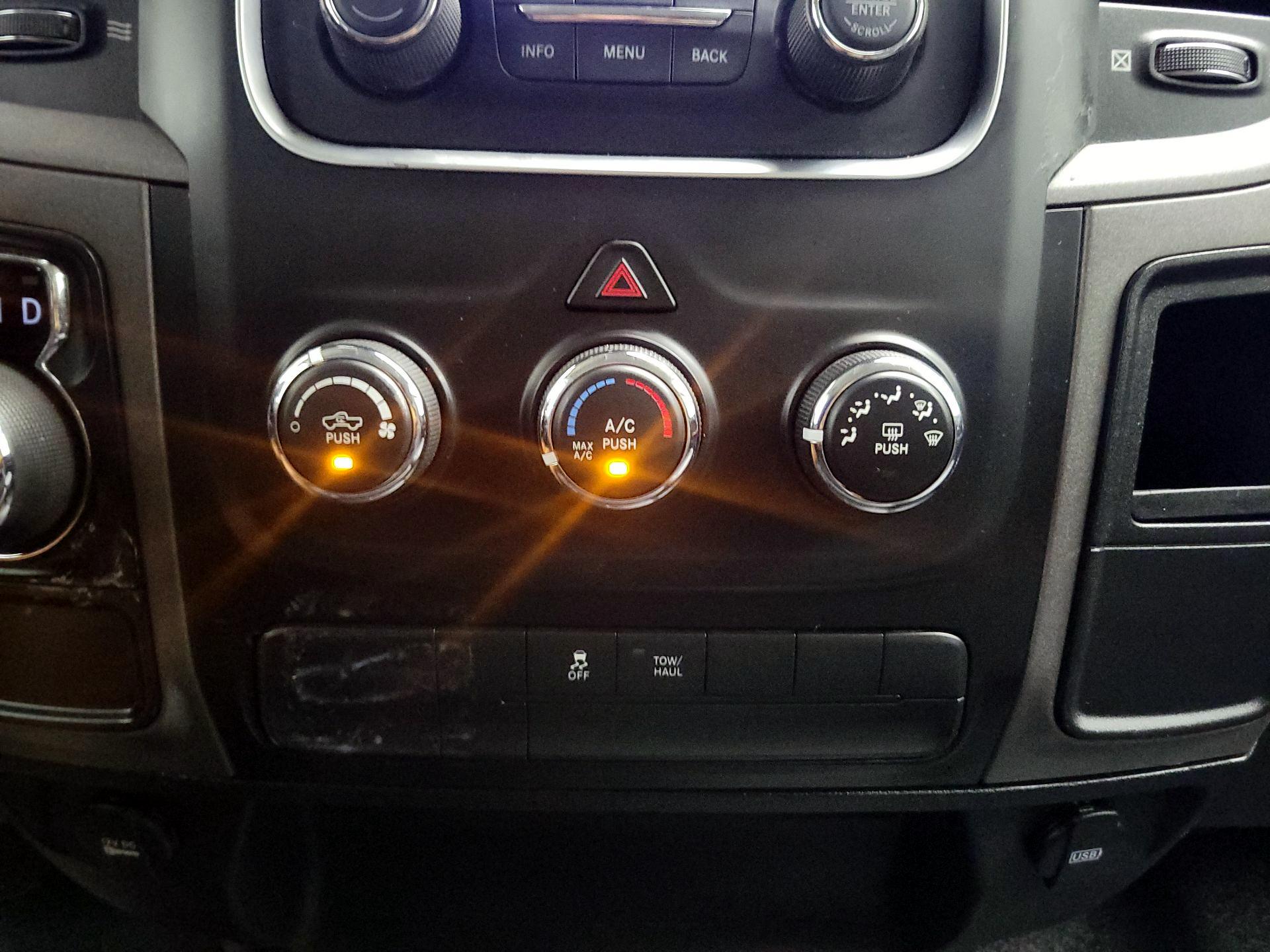 Thumbnail: 2020 RAM 1500 Classic - 16