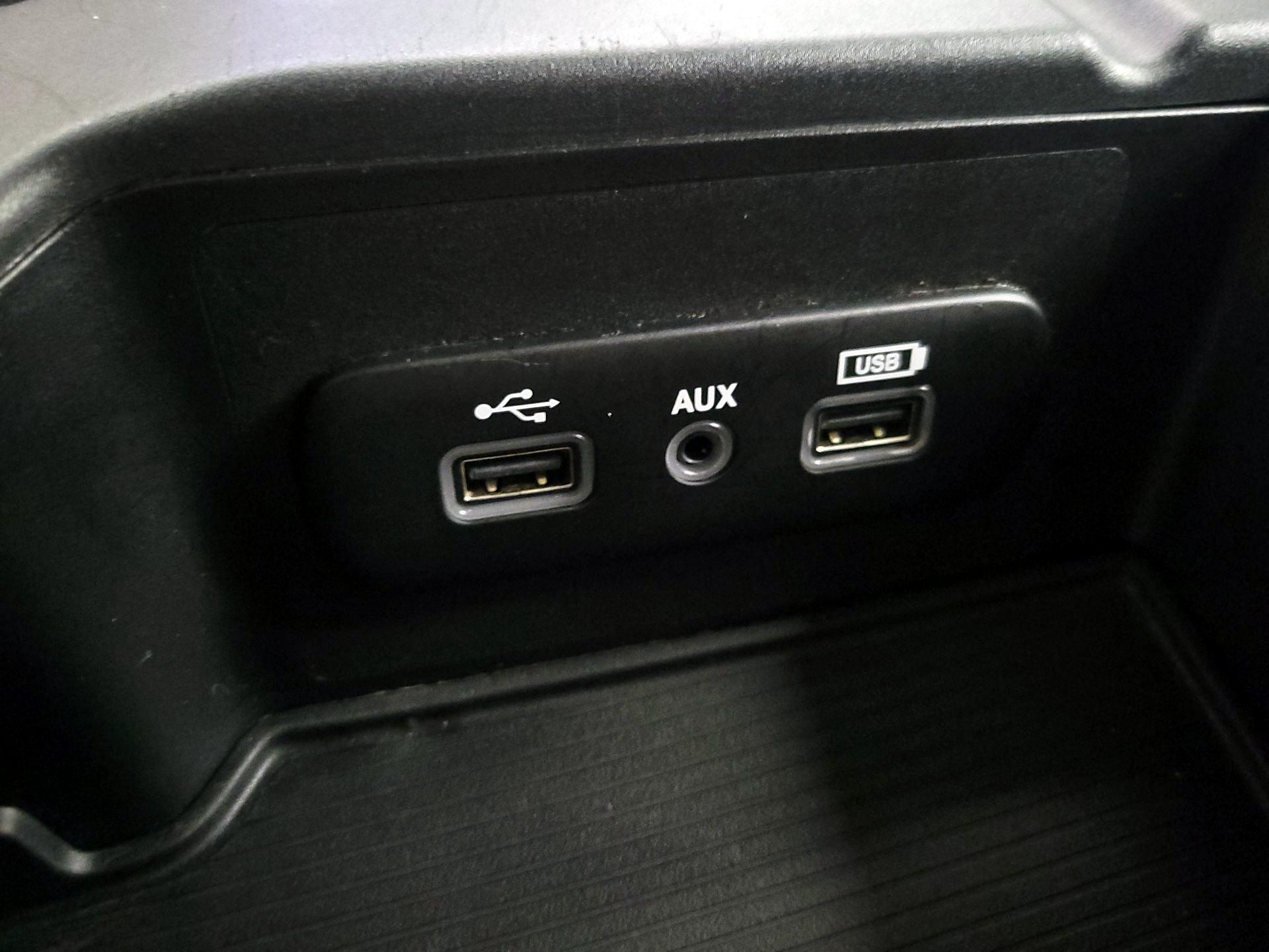 Thumbnail: 2020 RAM 1500 Classic - 18