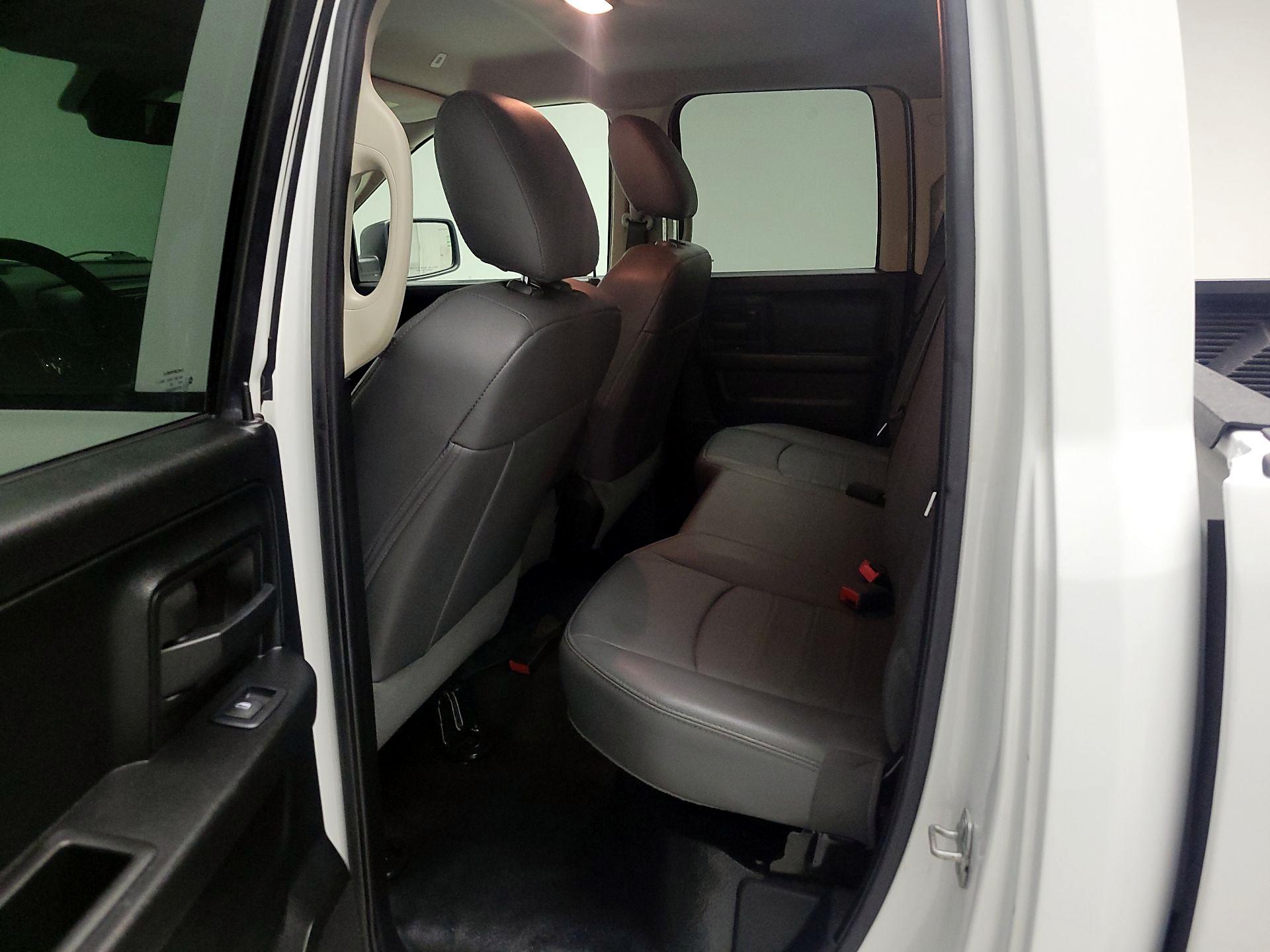 Thumbnail: 2020 RAM 1500 Classic - 19