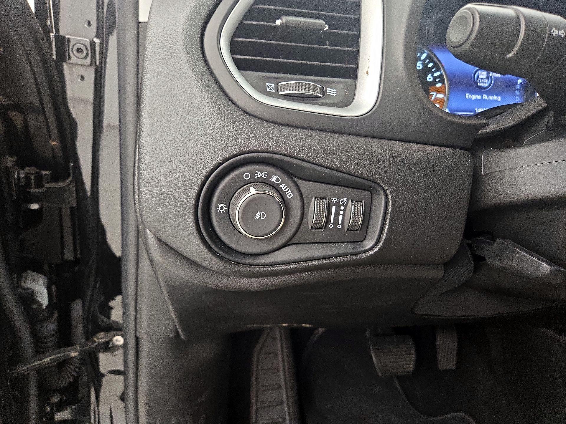 Thumbnail: 2021 Jeep Renegade - 13