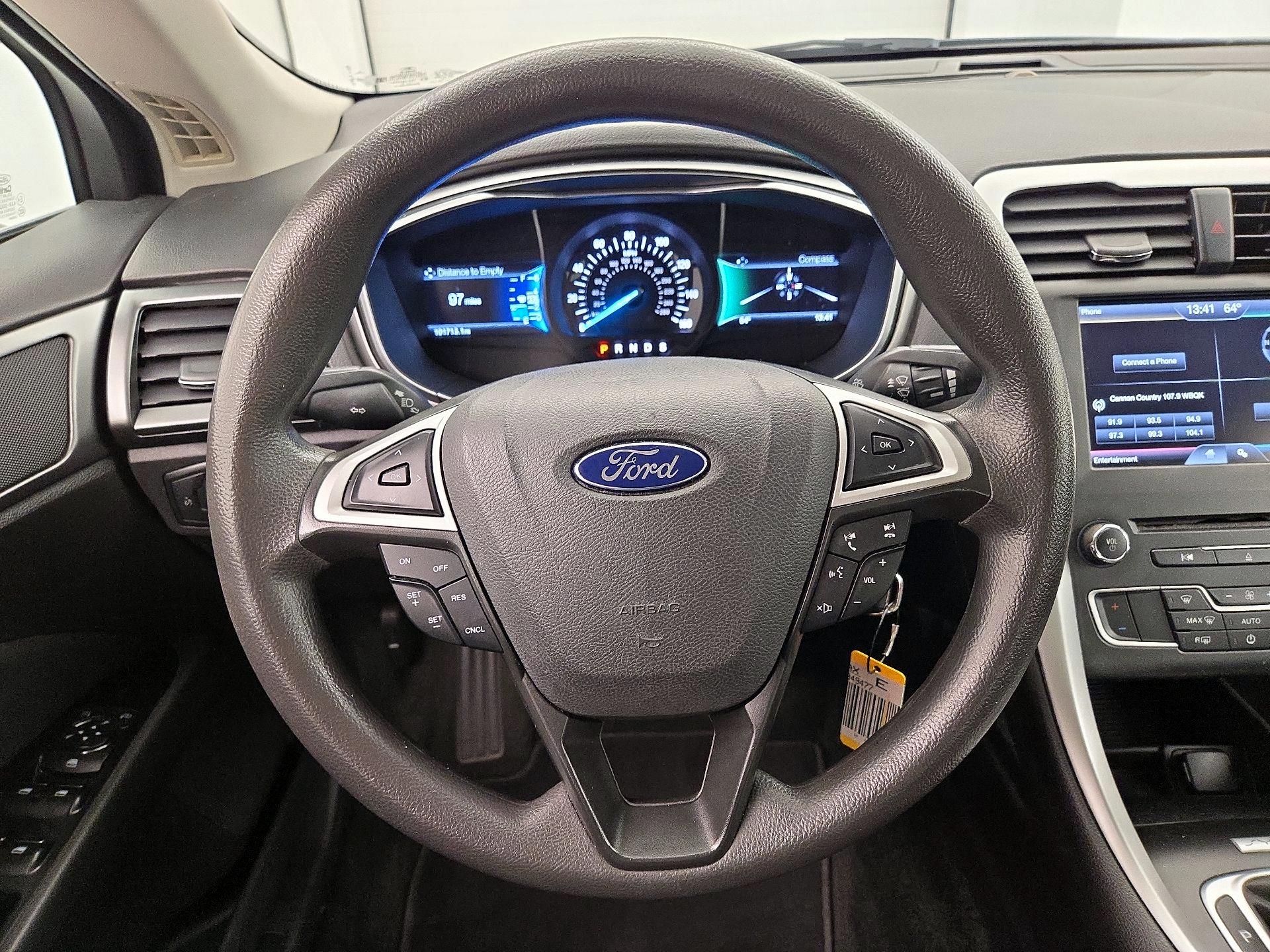 Thumbnail: 2016 Ford Fusion - 10