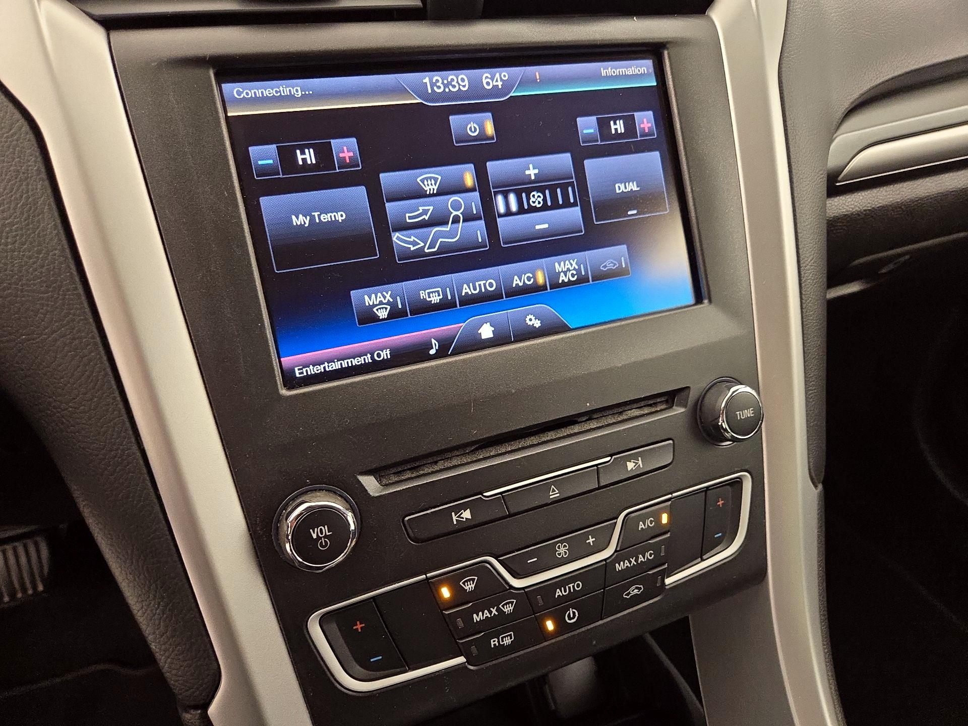 Thumbnail: 2016 Ford Fusion - 16