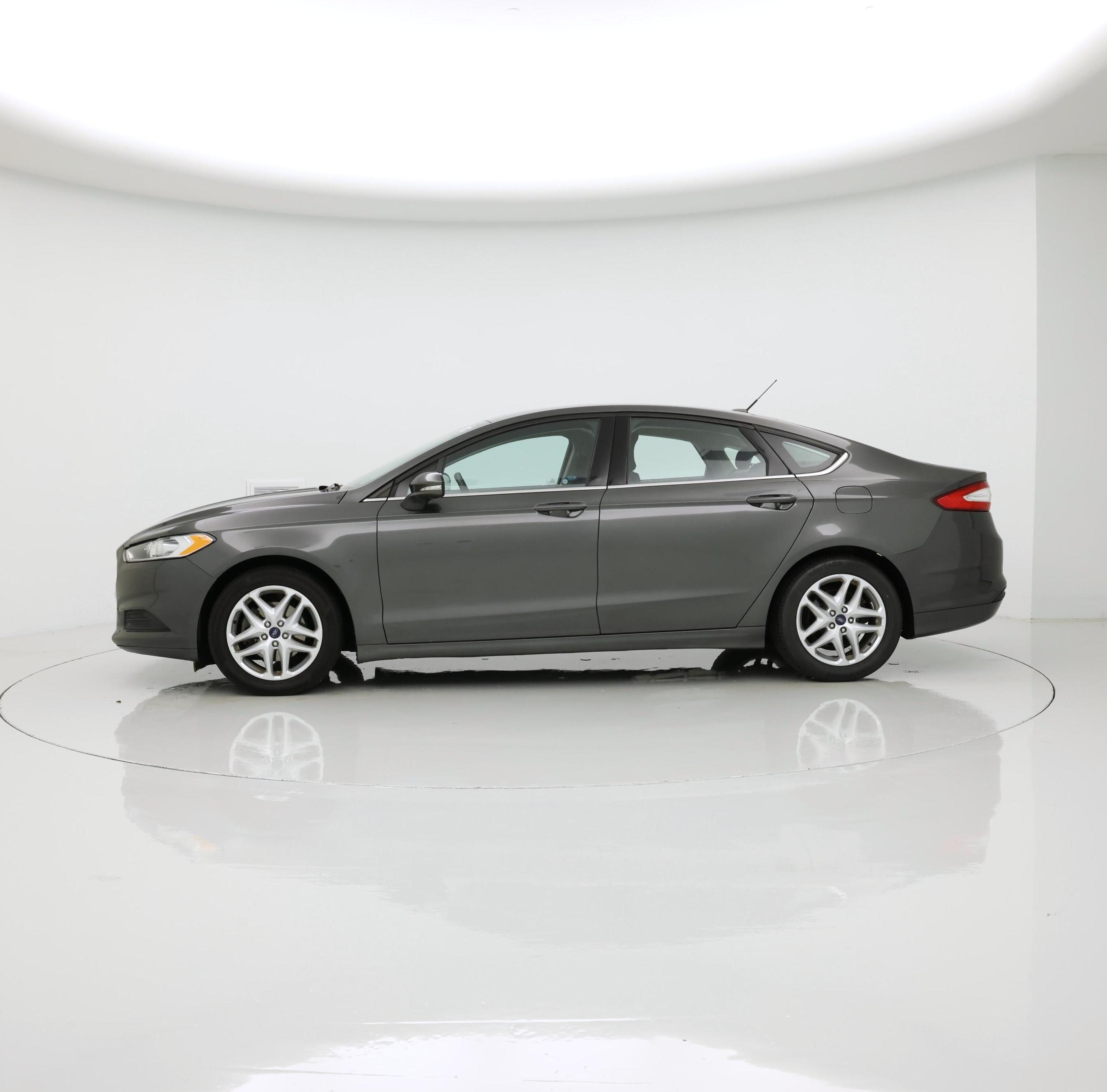 Thumbnail: 2016 Ford Fusion - 3