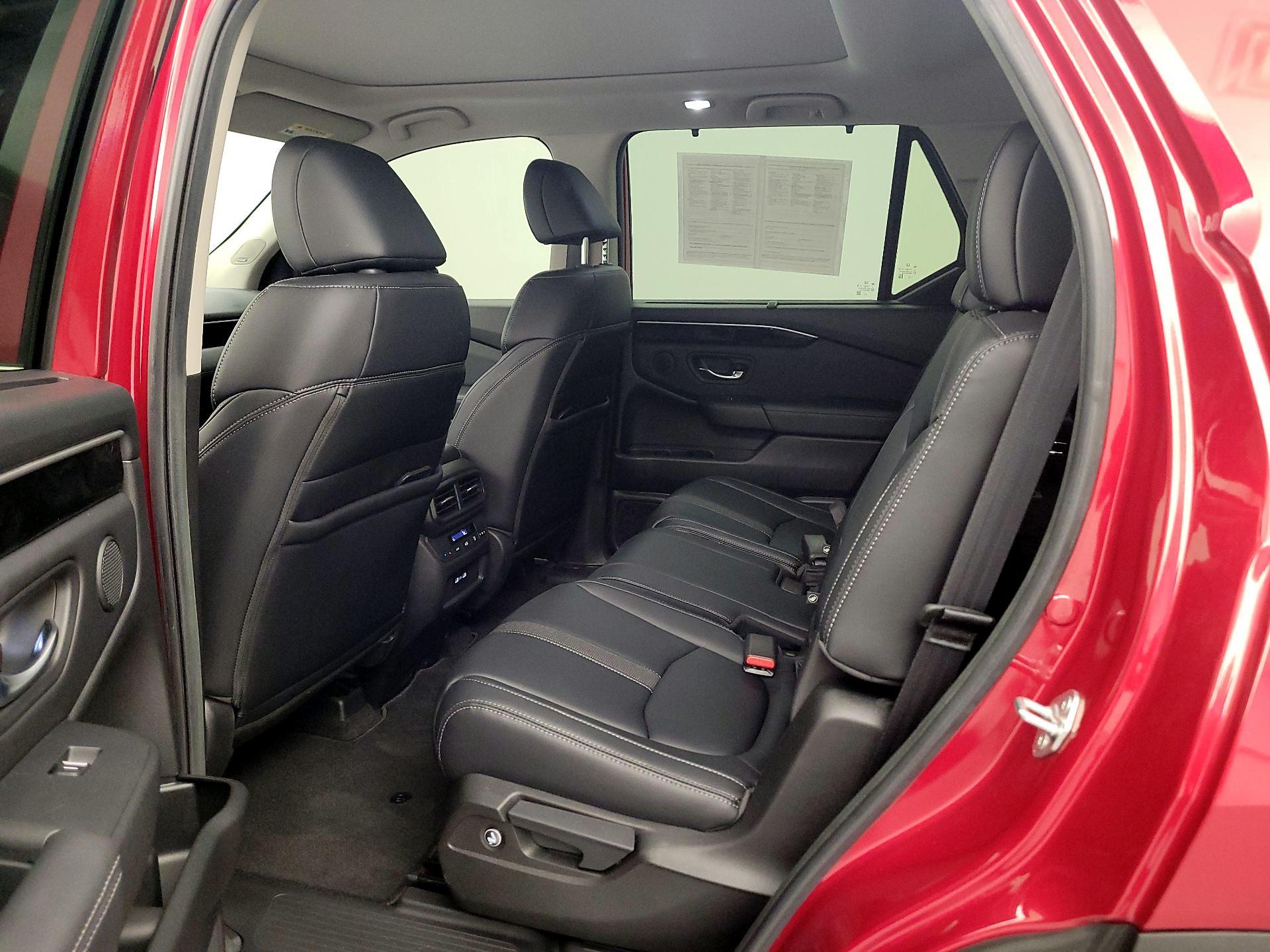 Thumbnail: 2023 Honda Pilot - 18