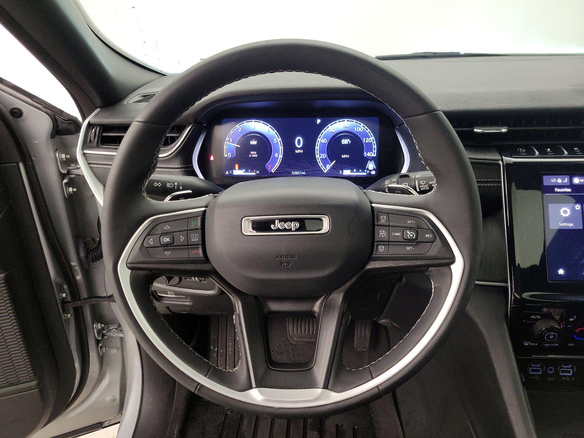 Thumbnail: 2023 Jeep Grand Cherokee - 10