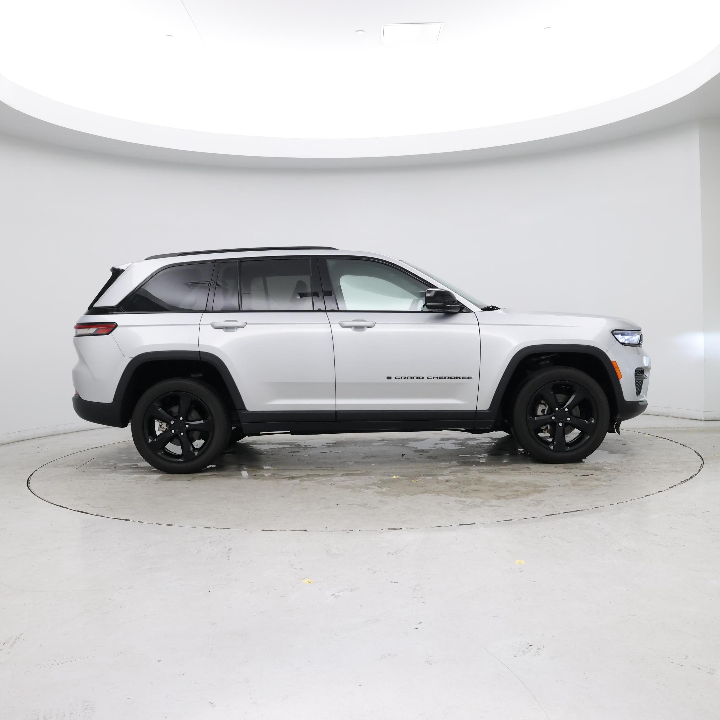 Thumbnail: 2023 Jeep Grand Cherokee - 7