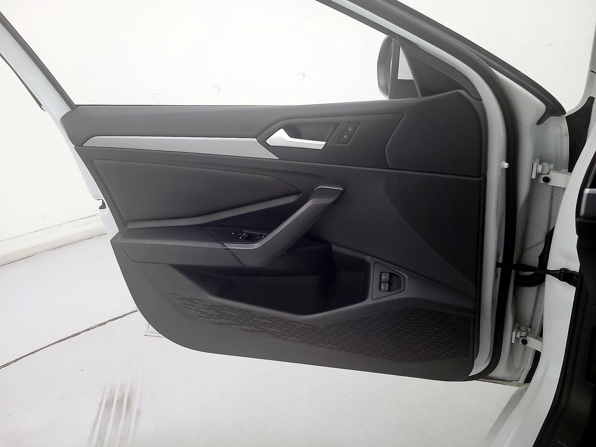Thumbnail: 2022 Volkswagen Jetta - 12