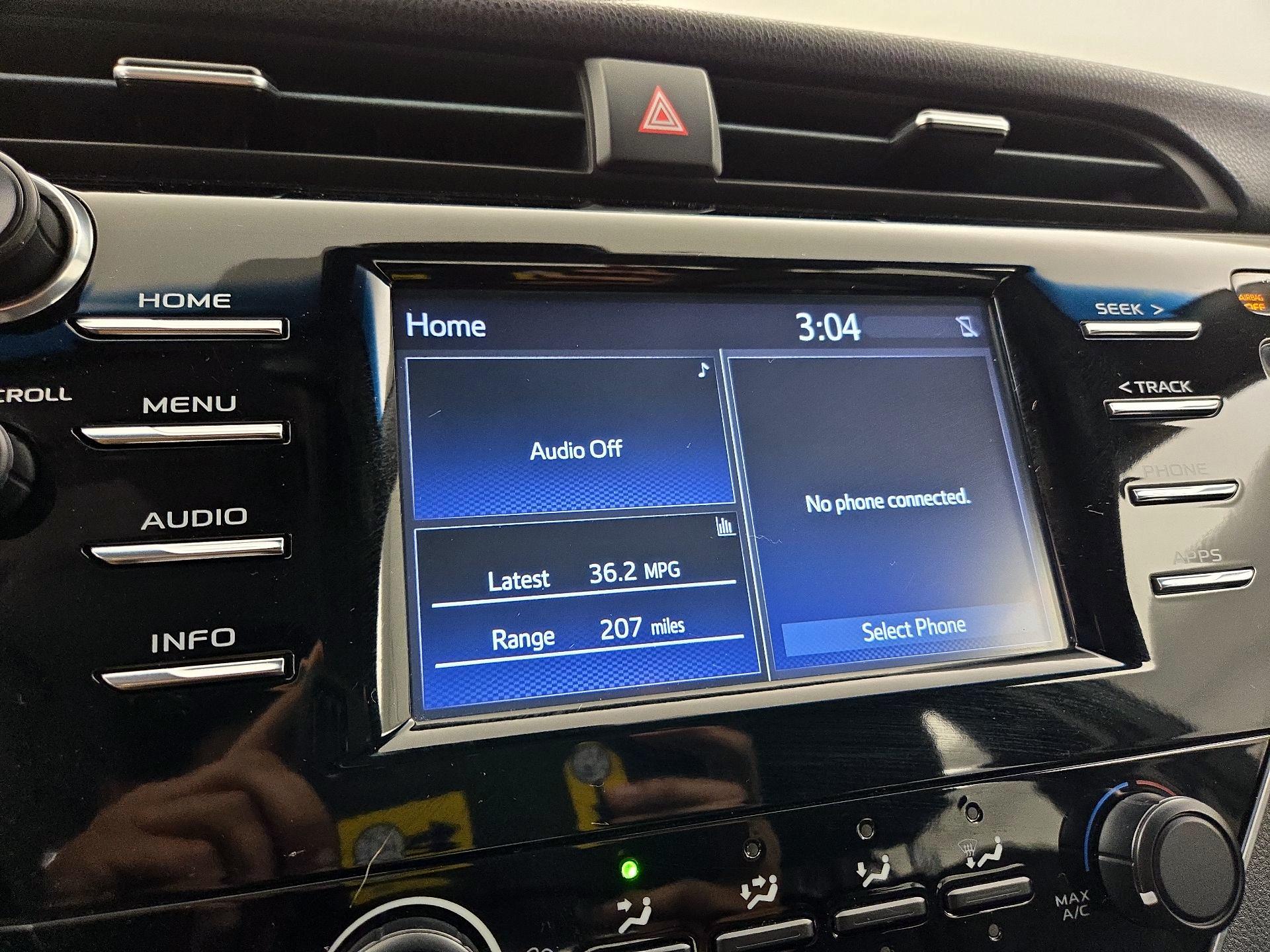 Thumbnail: 2018 Toyota Camry - 15