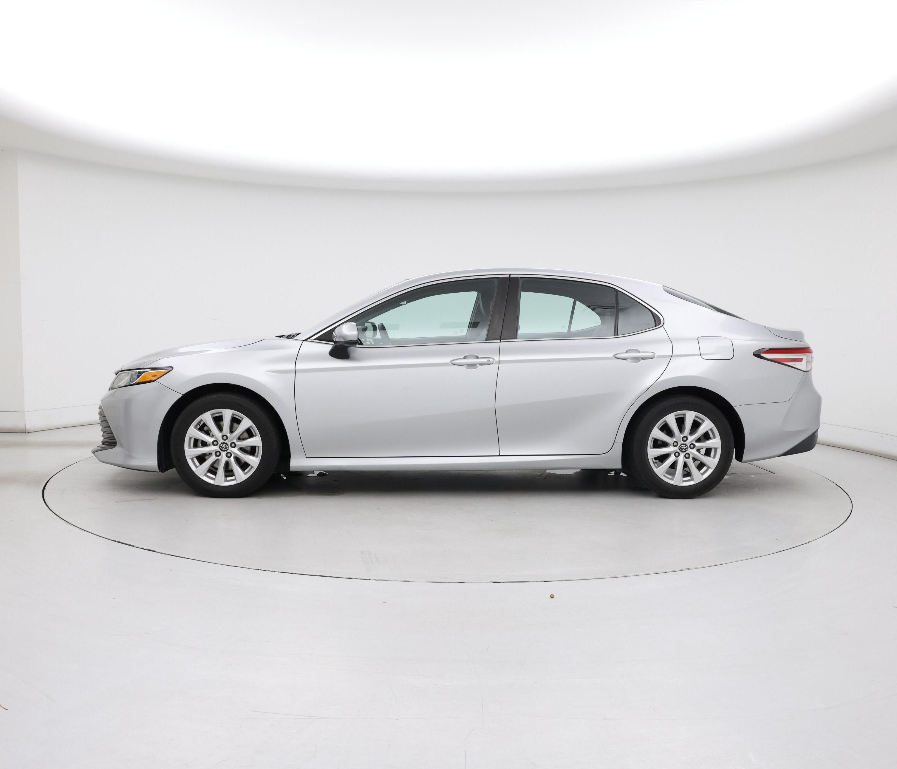Thumbnail: 2018 Toyota Camry - 3