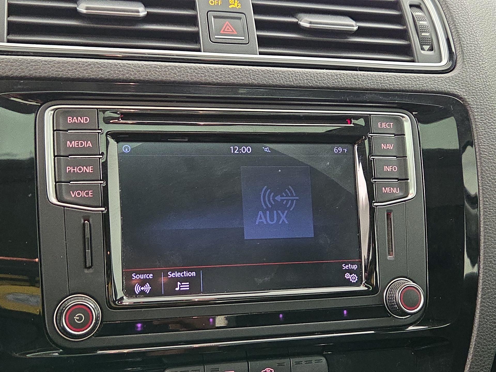 Thumbnail: 2016 Volkswagen Jetta - 16