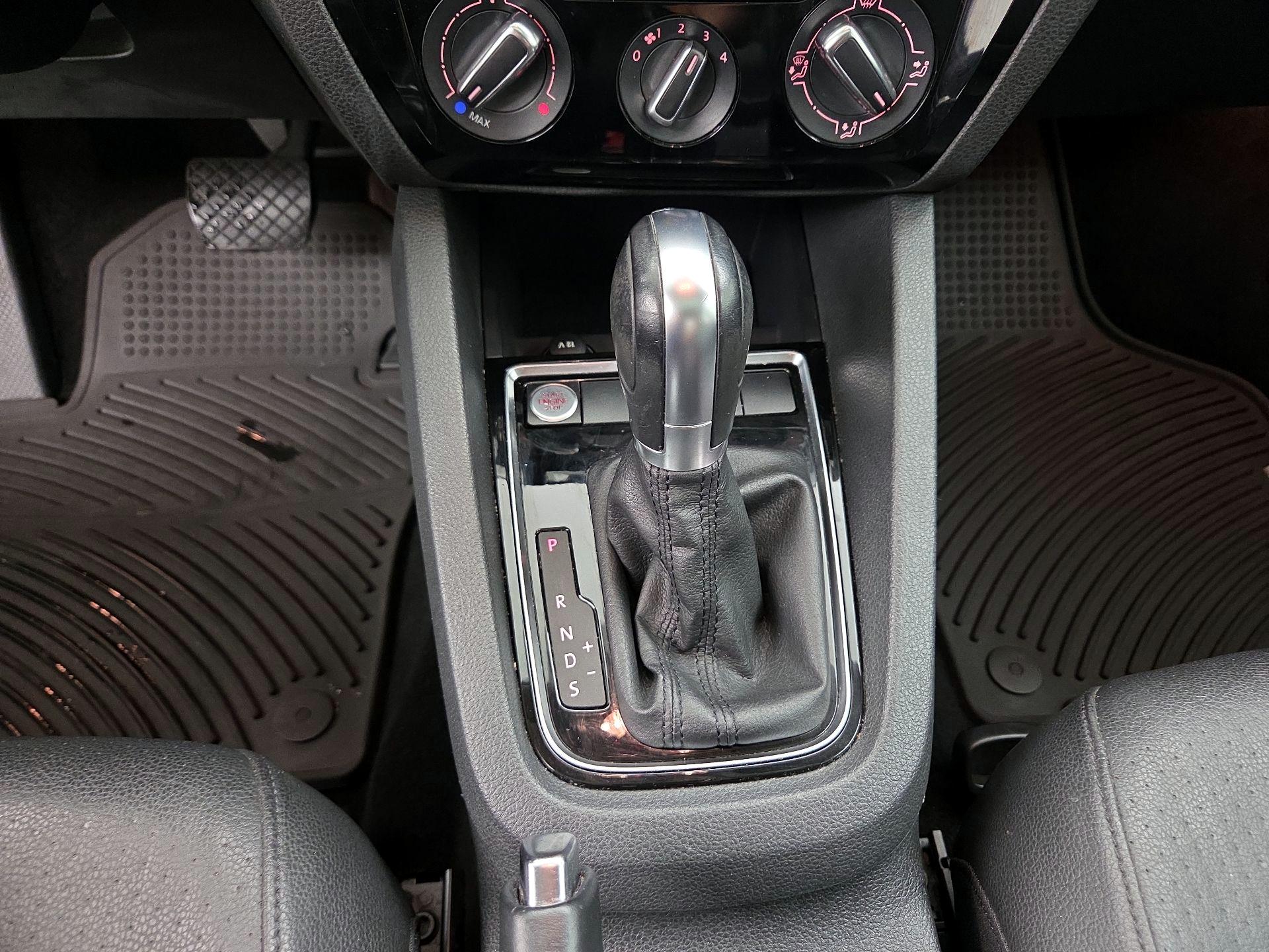 Thumbnail: 2016 Volkswagen Jetta - 18