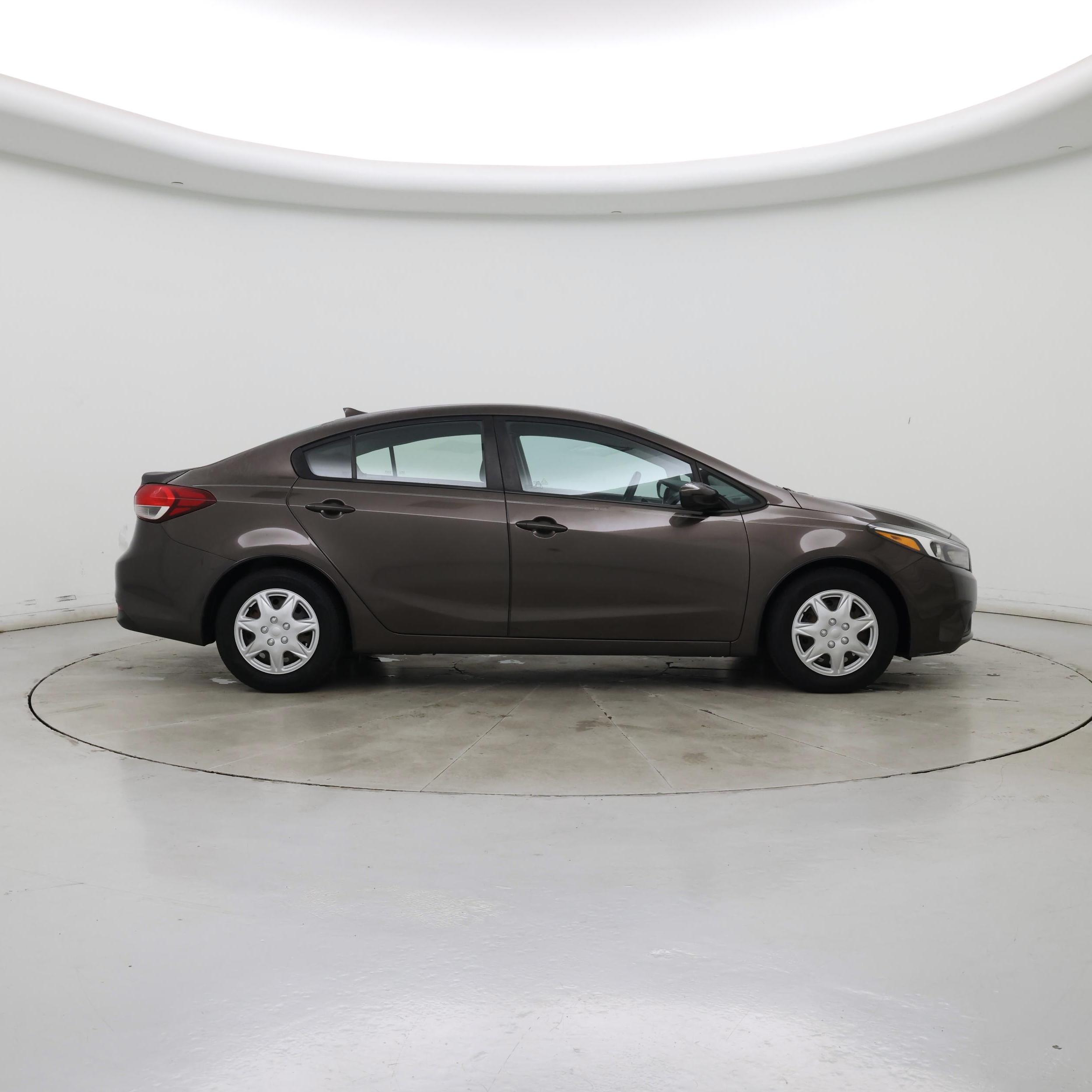 Thumbnail: 2017 Kia Forte - 7