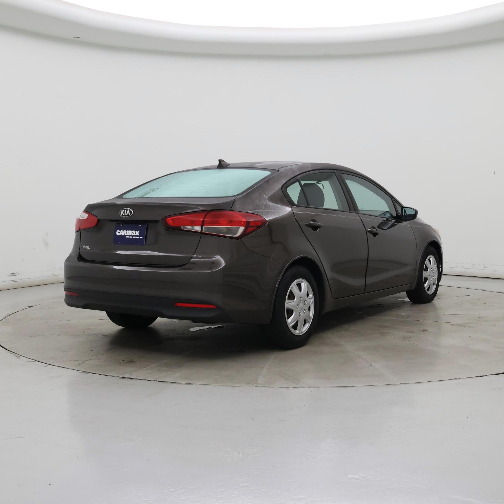 Thumbnail: 2017 Kia Forte - 8