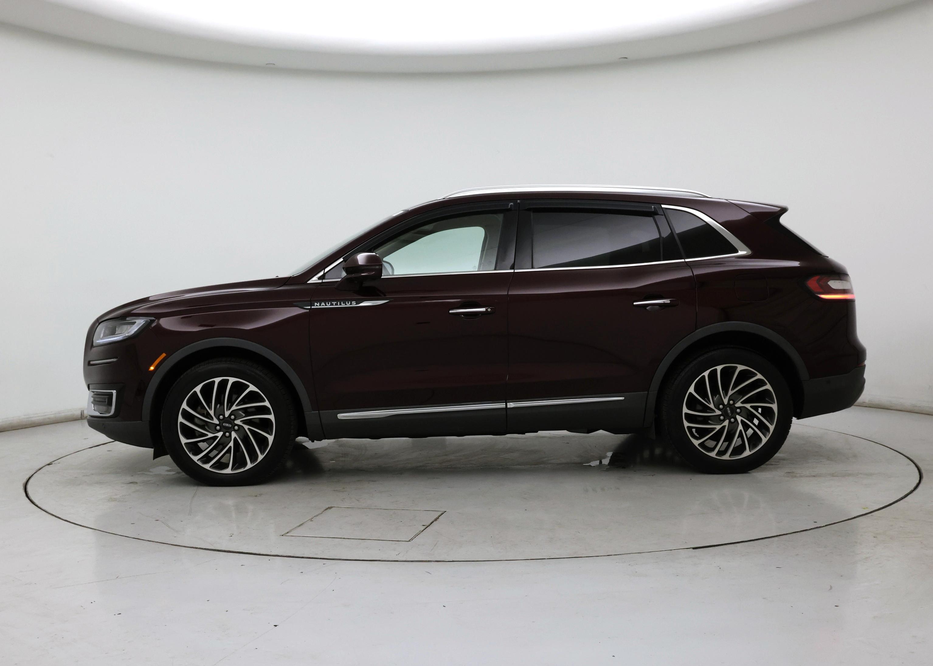 Thumbnail: 2020 Lincoln Nautilus - 3