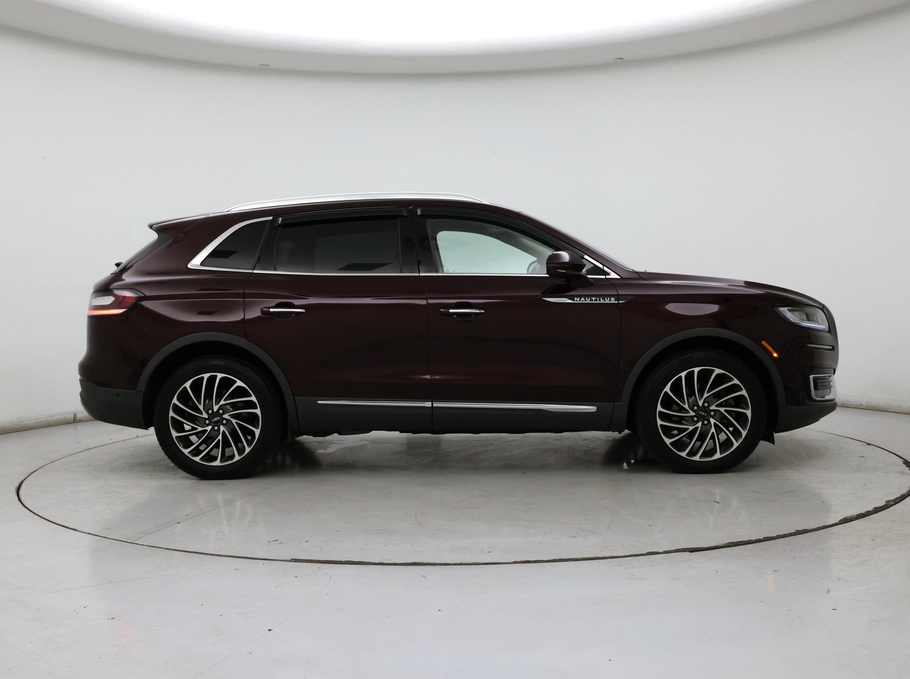Thumbnail: 2020 Lincoln Nautilus - 7