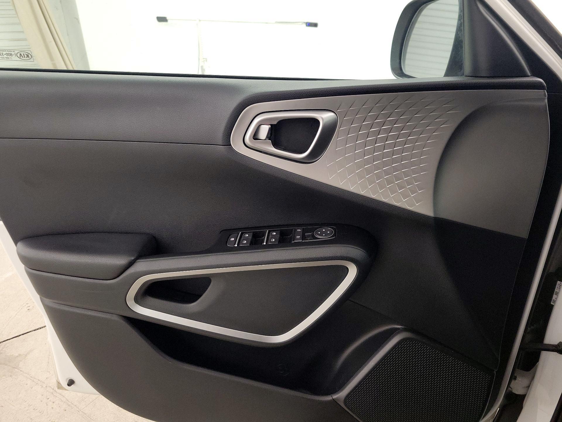 Thumbnail: 2020 Kia Soul - 12