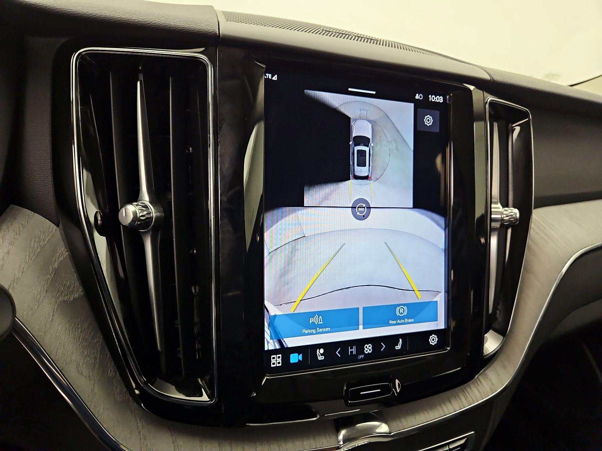 Thumbnail: 2025 Volvo XC60 - 14