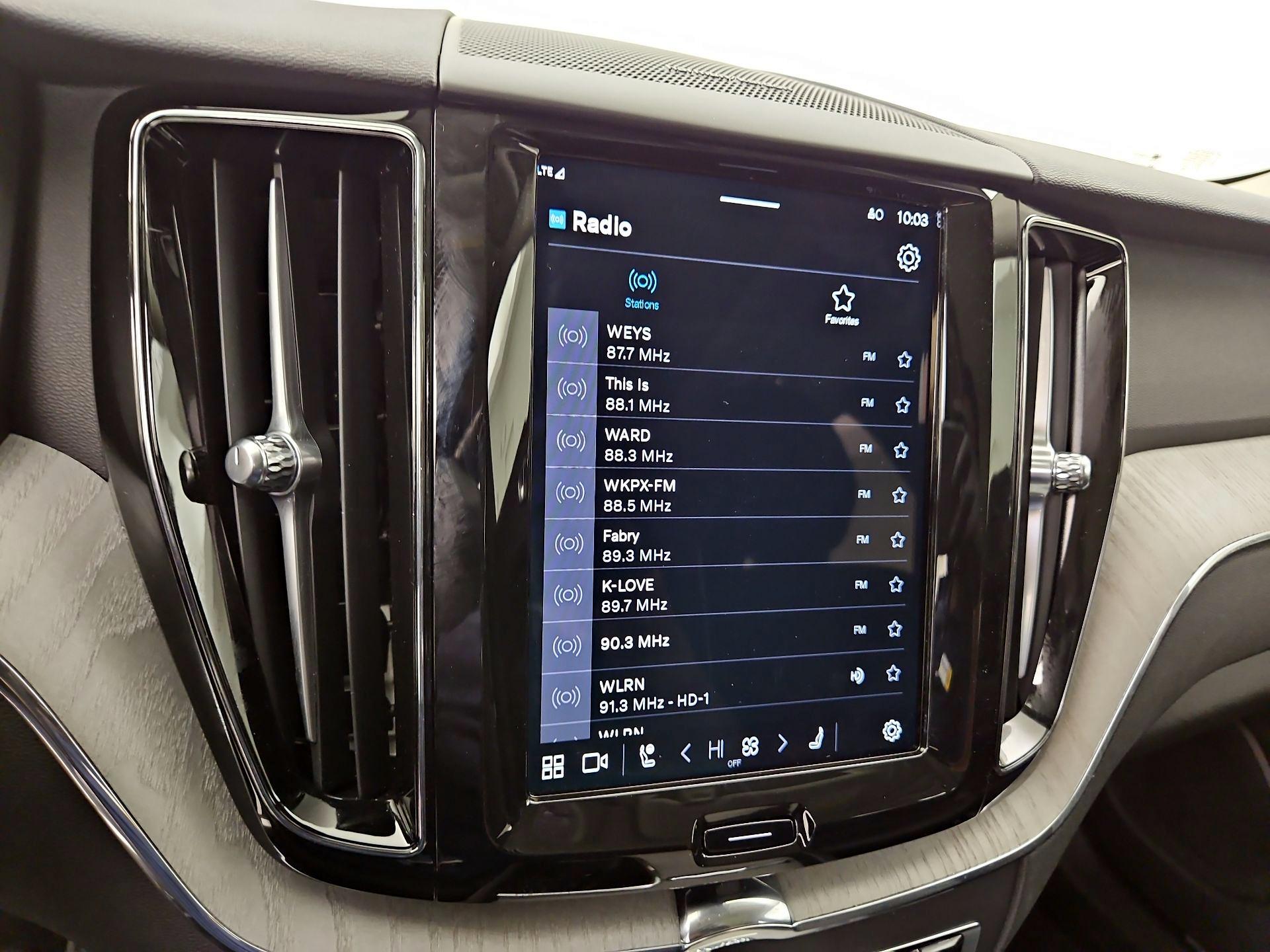 Thumbnail: 2025 Volvo XC60 - 15