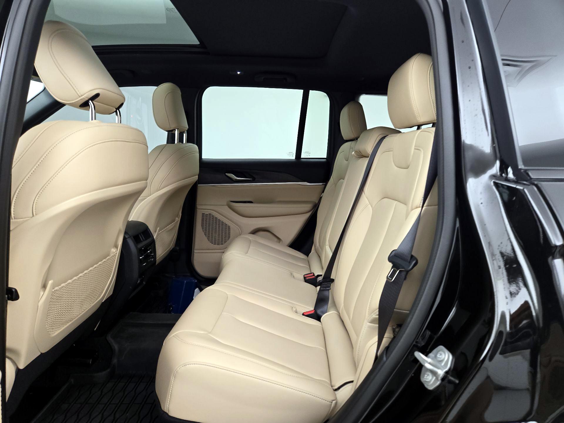 Thumbnail: 2025 Jeep Grand Cherokee - 20