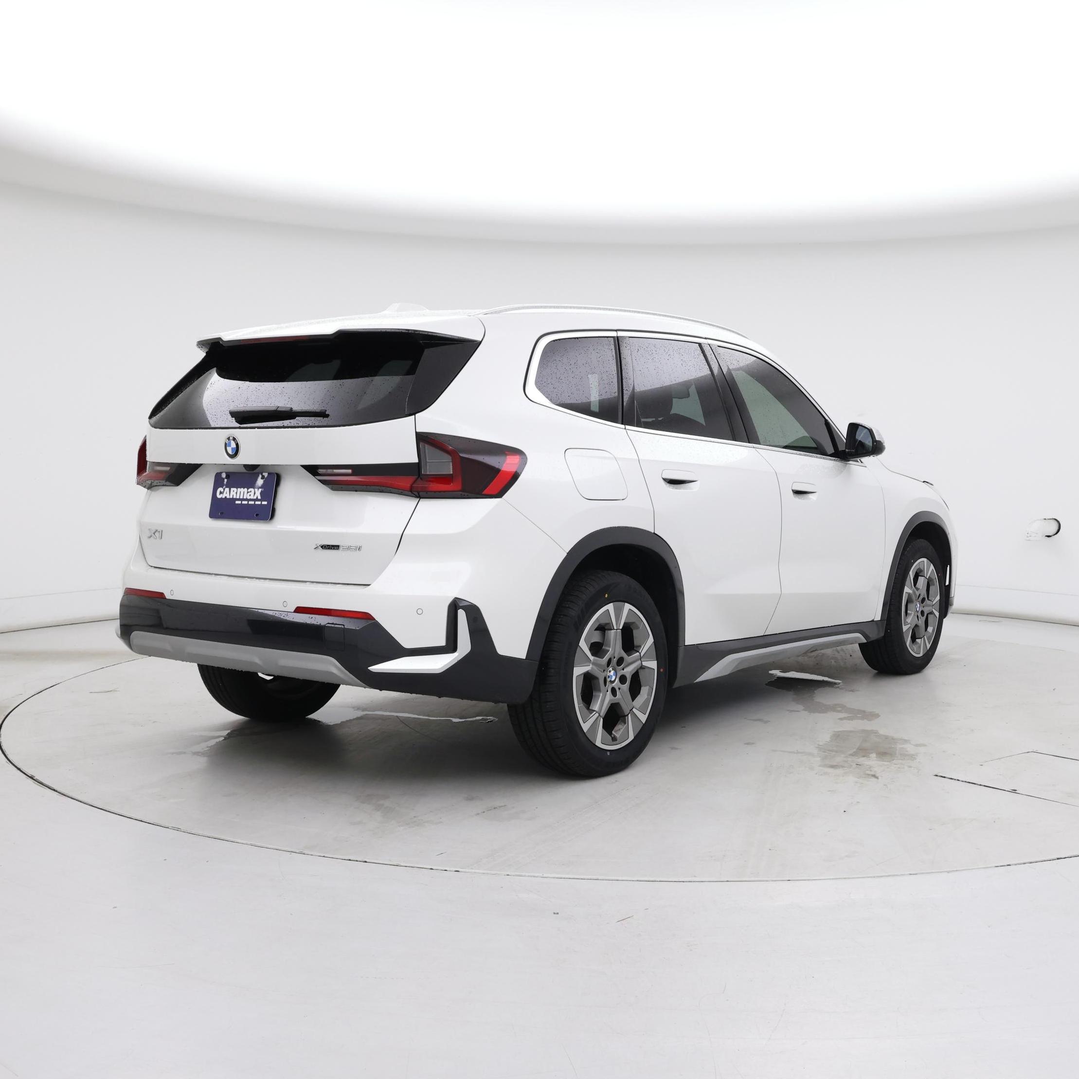 Thumbnail: 2023 BMW X1 - 8