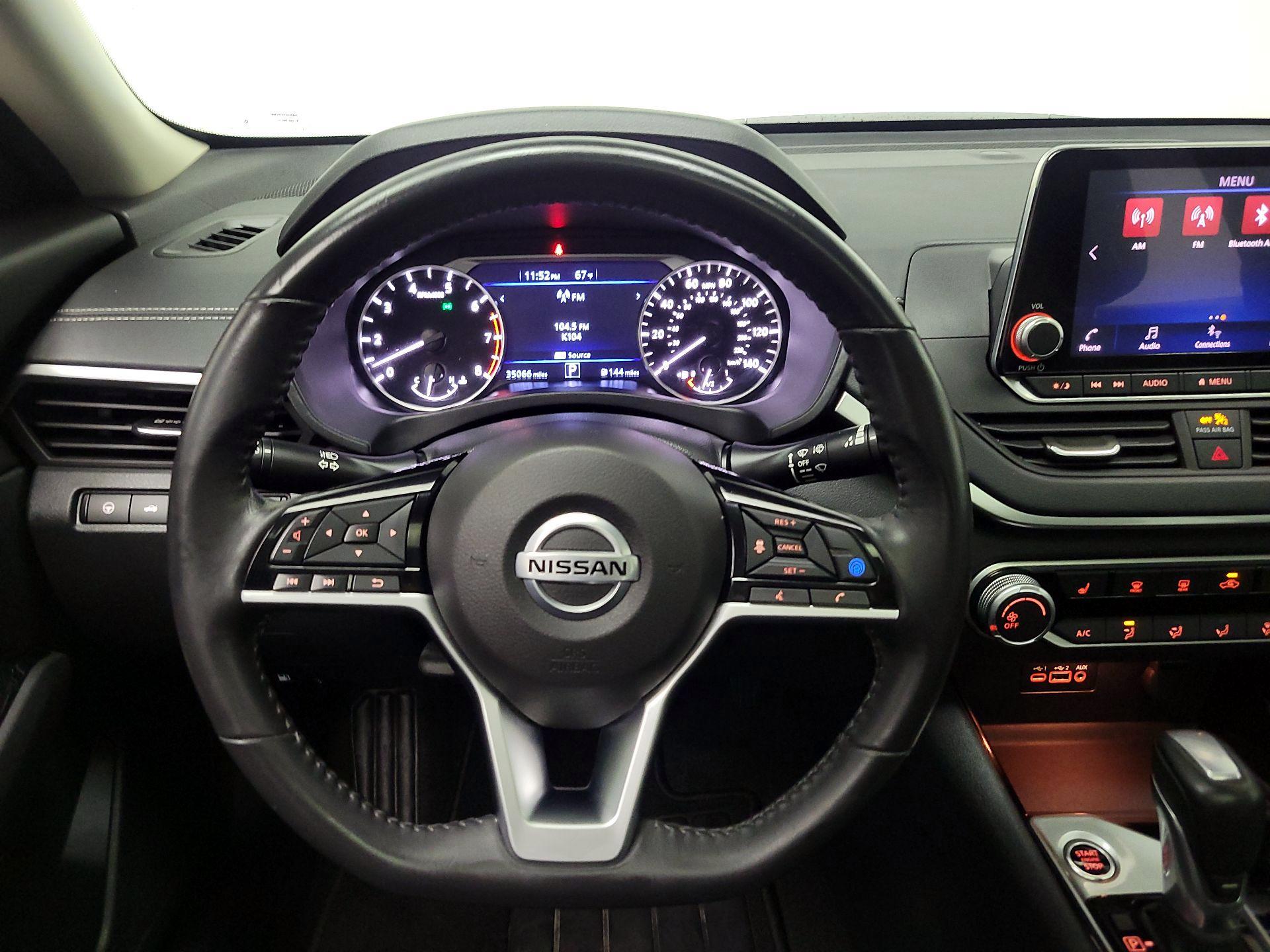 Thumbnail: 2022 Nissan Altima - 10