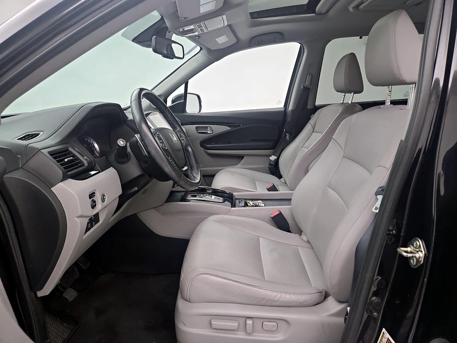 Thumbnail: 2016 Honda Pilot - 11