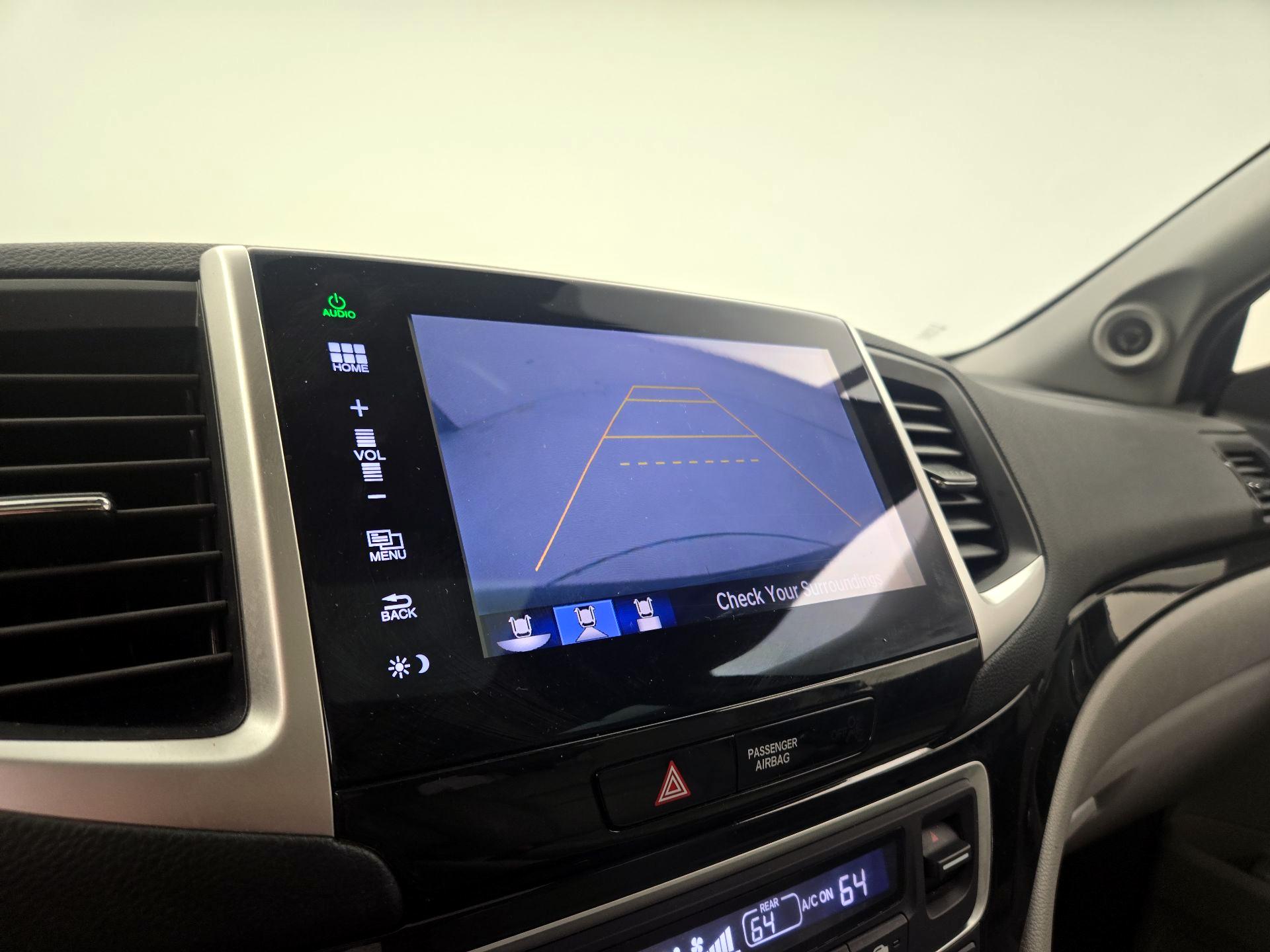 Thumbnail: 2016 Honda Pilot - 15