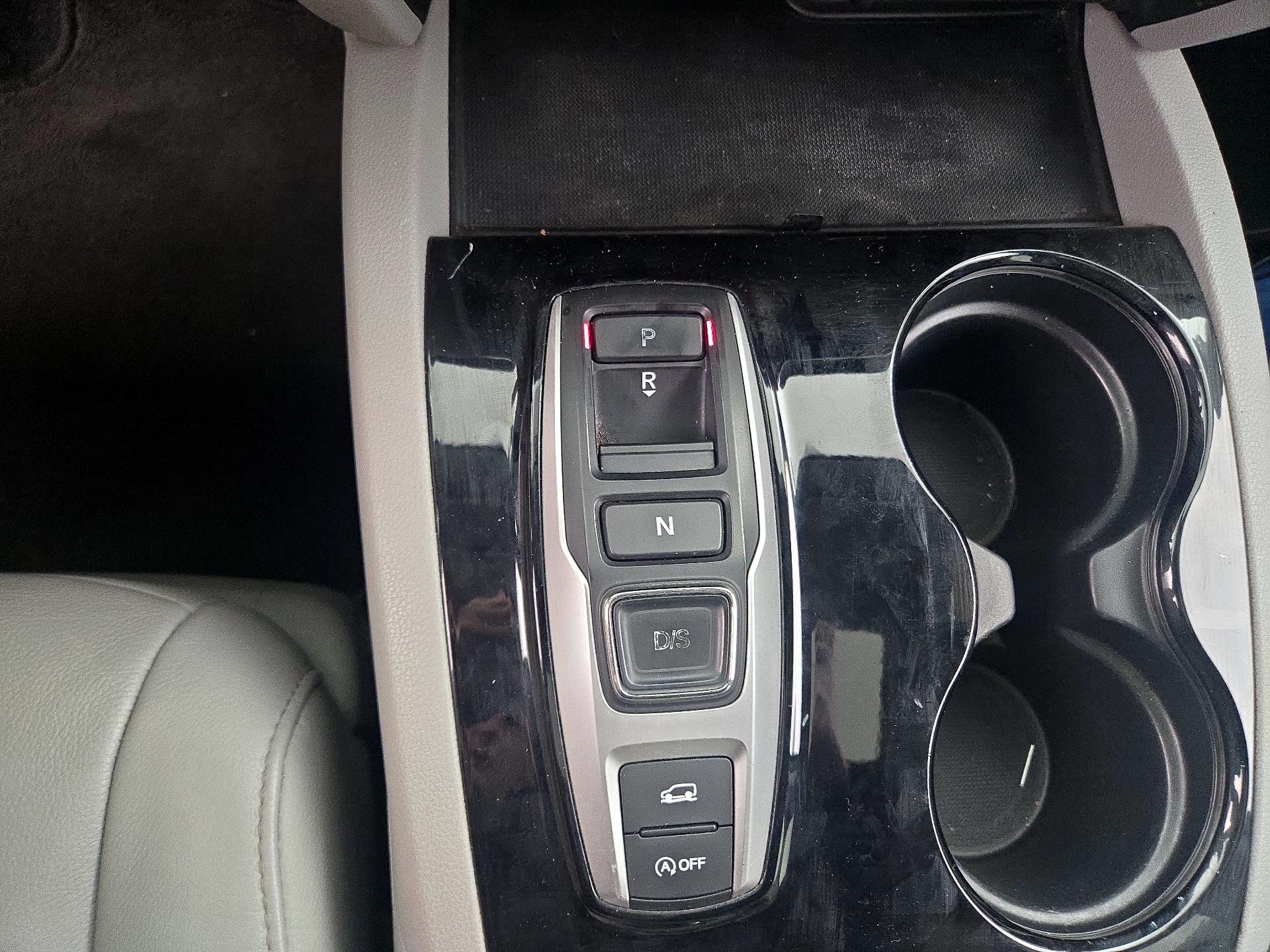 Thumbnail: 2016 Honda Pilot - 18