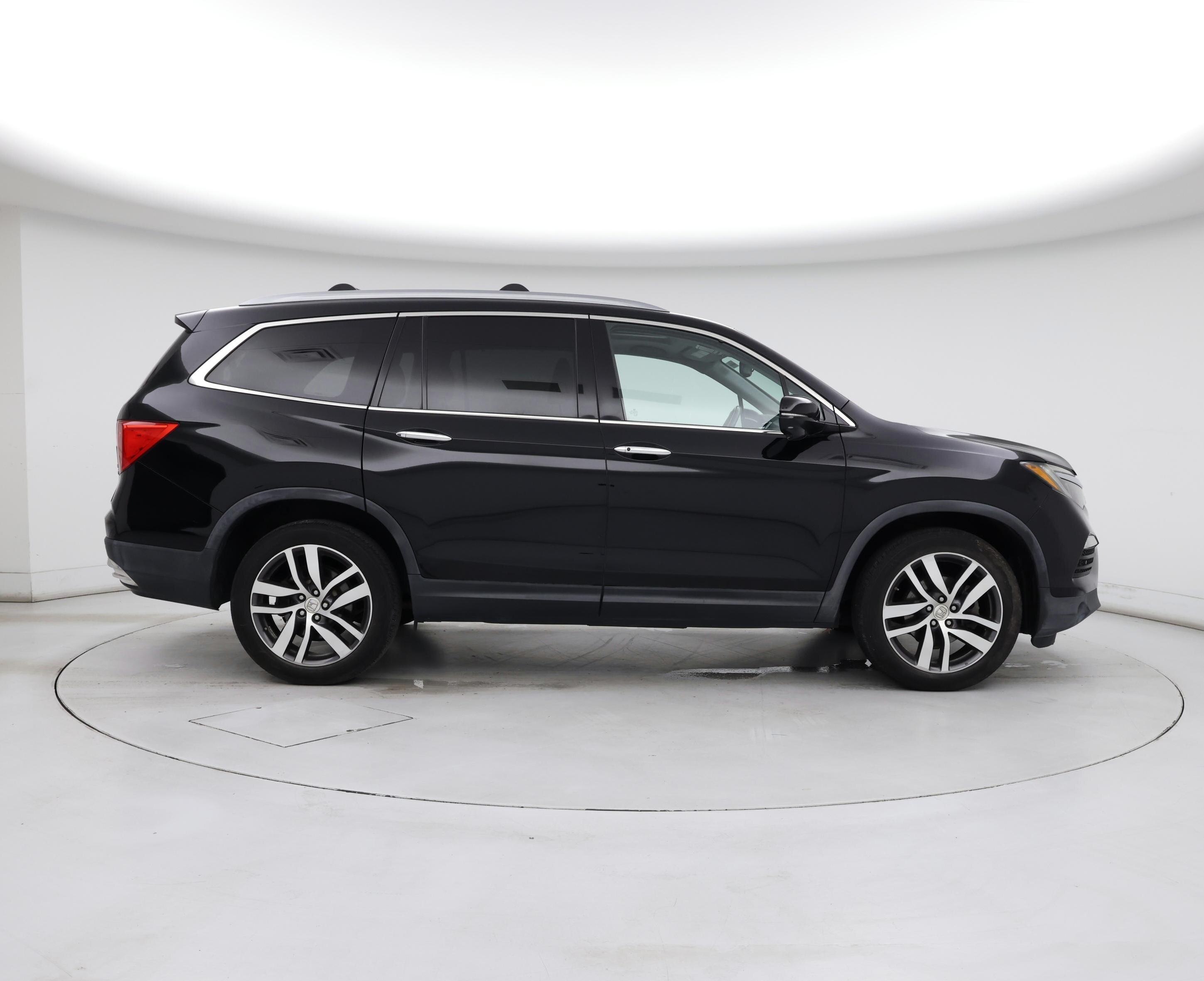 Thumbnail: 2016 Honda Pilot - 7