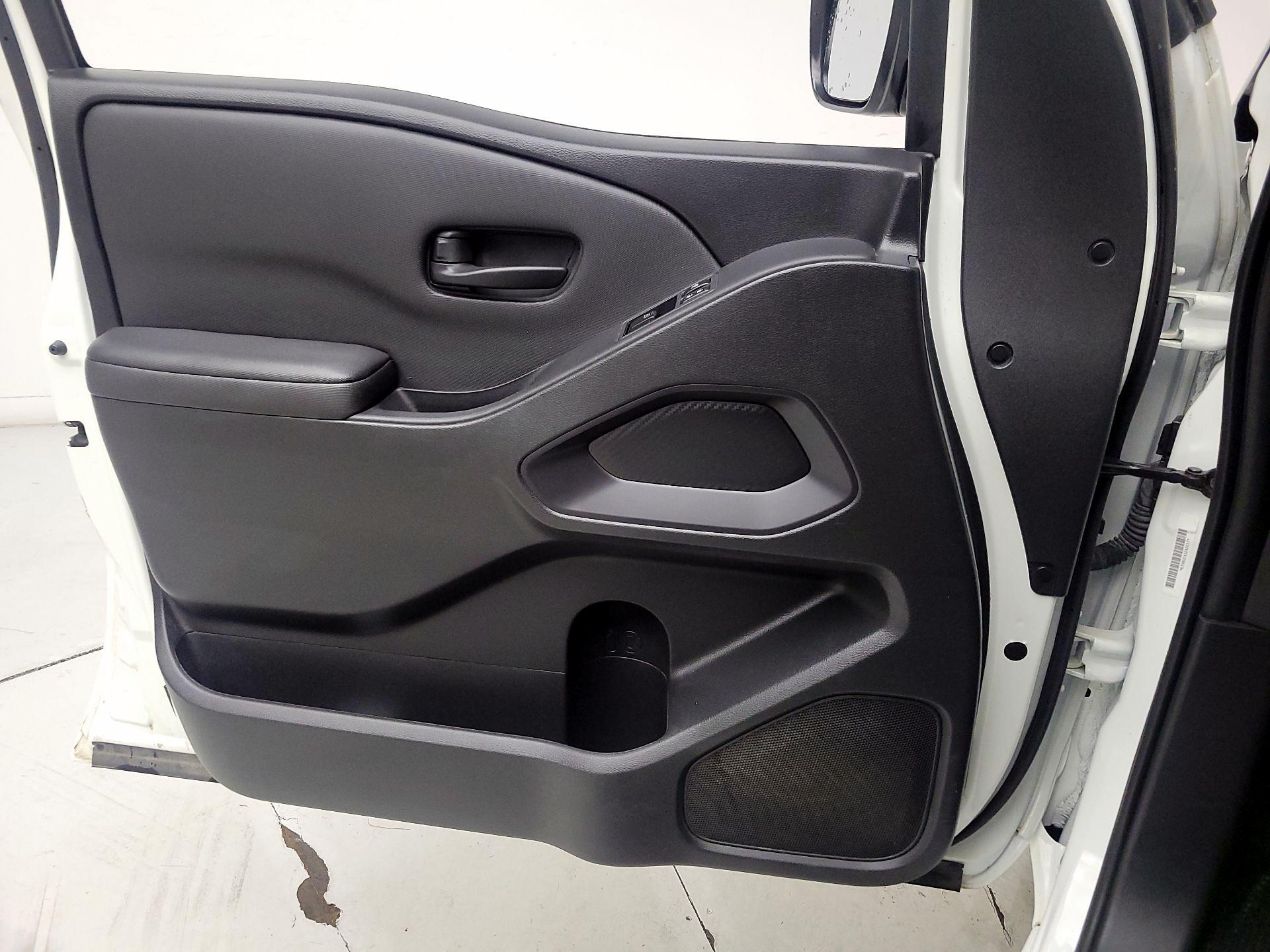 Thumbnail: 2024 Nissan Frontier - 12