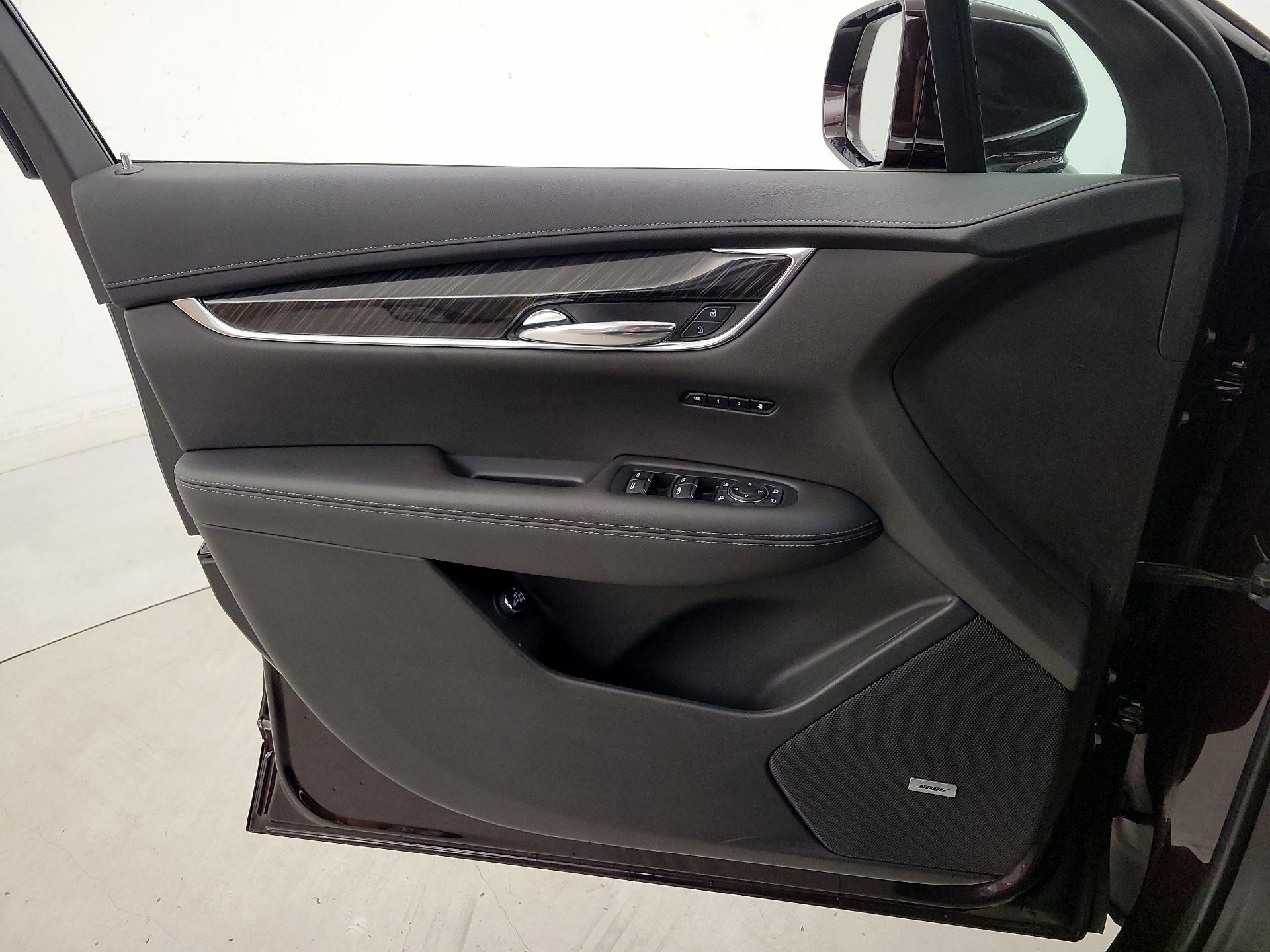 Thumbnail: 2020 Cadillac XT6 - 12