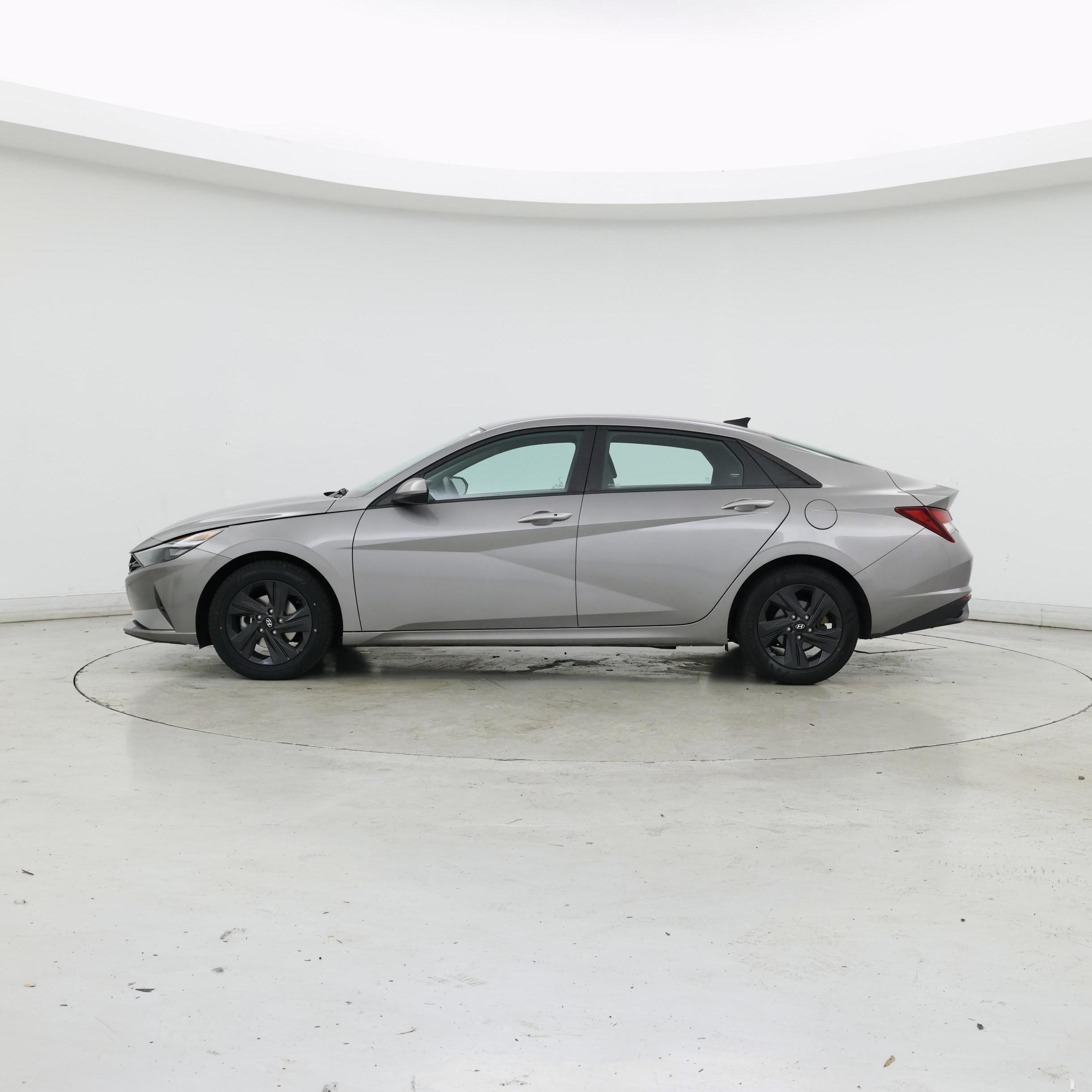 Thumbnail: 2023 Hyundai Elantra - 3