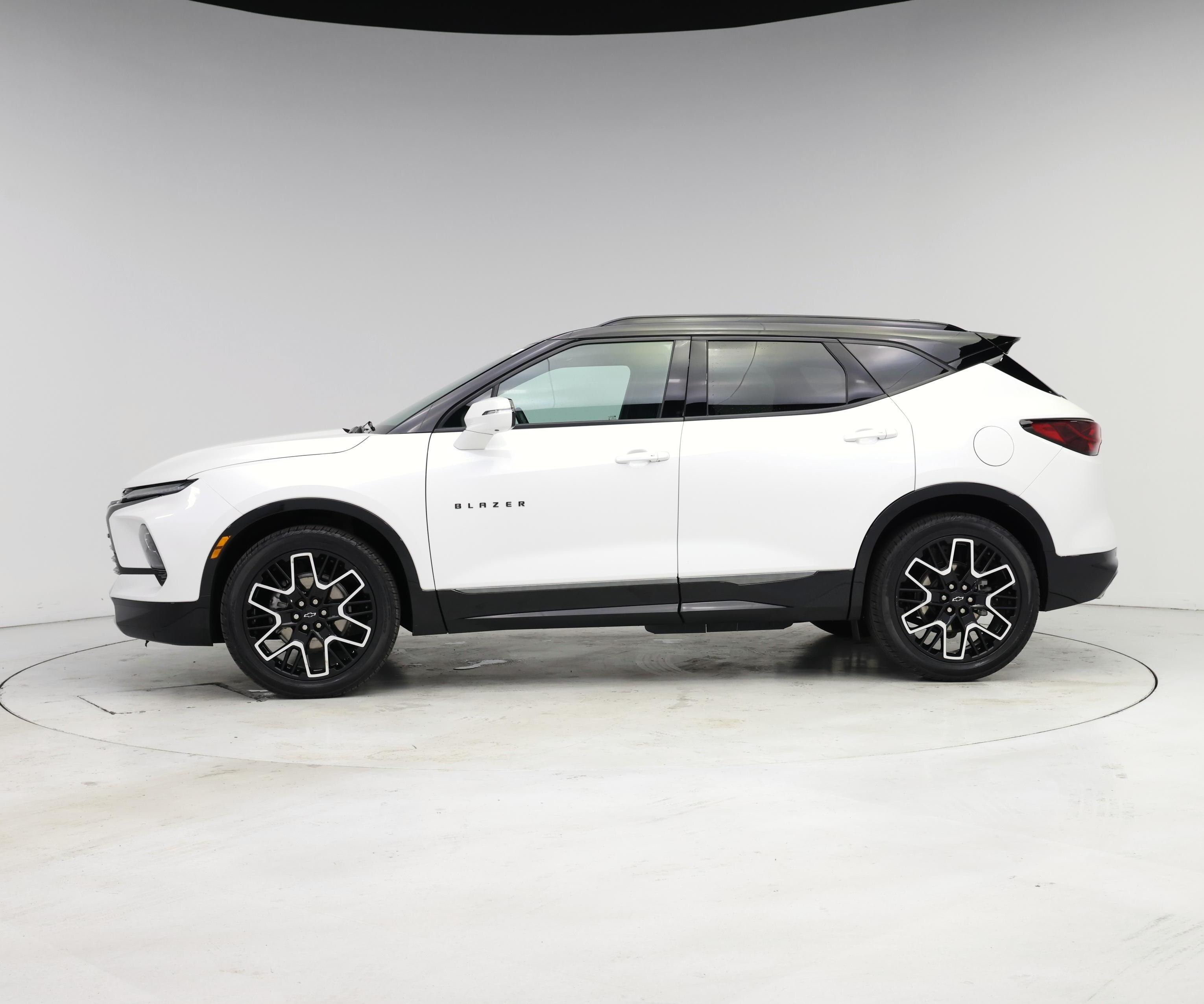 Thumbnail: 2023 Chevrolet Blazer - 3