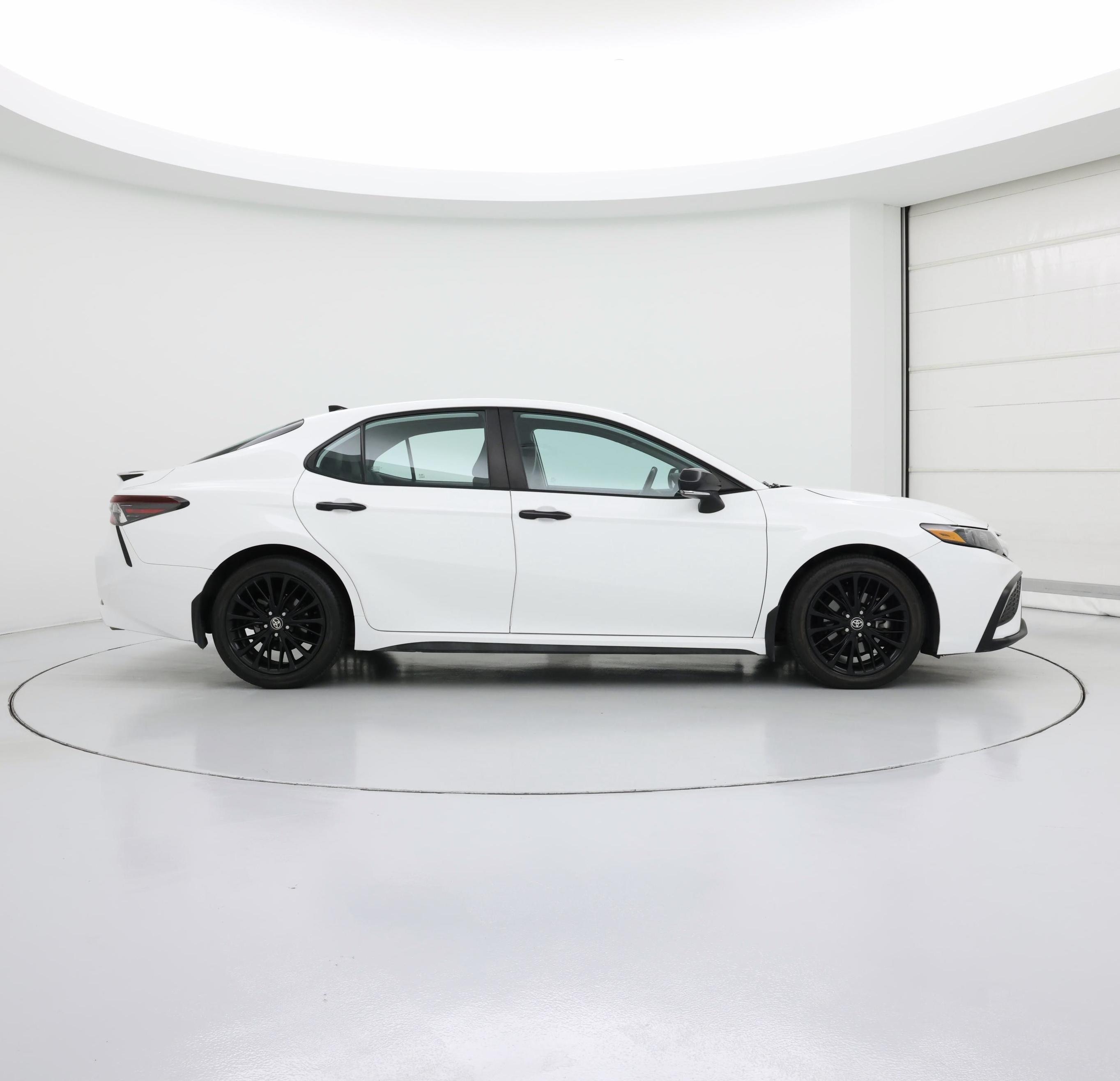 Thumbnail: 2022 Toyota Camry - 7