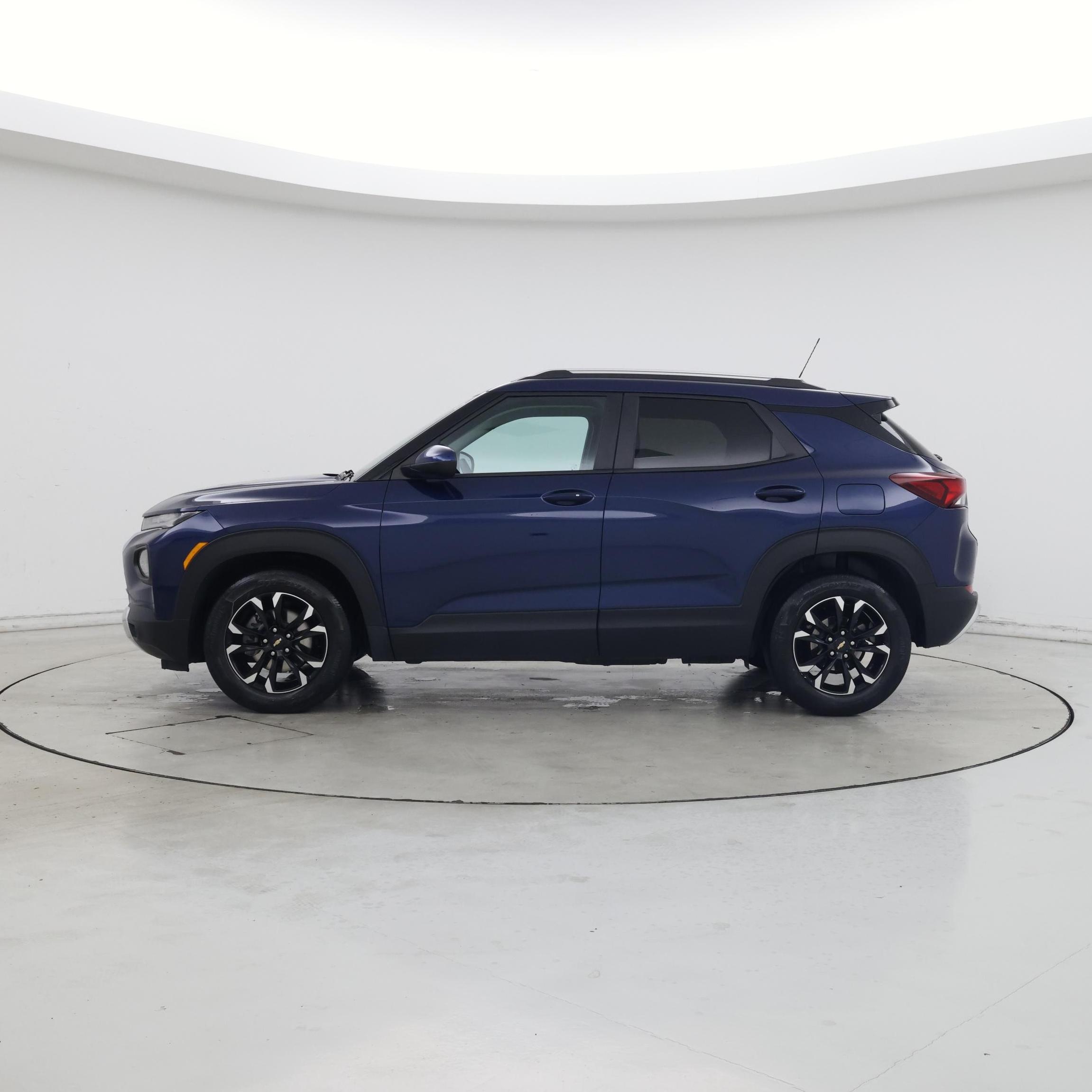 Thumbnail: 2022 Chevrolet TrailBlazer - 3