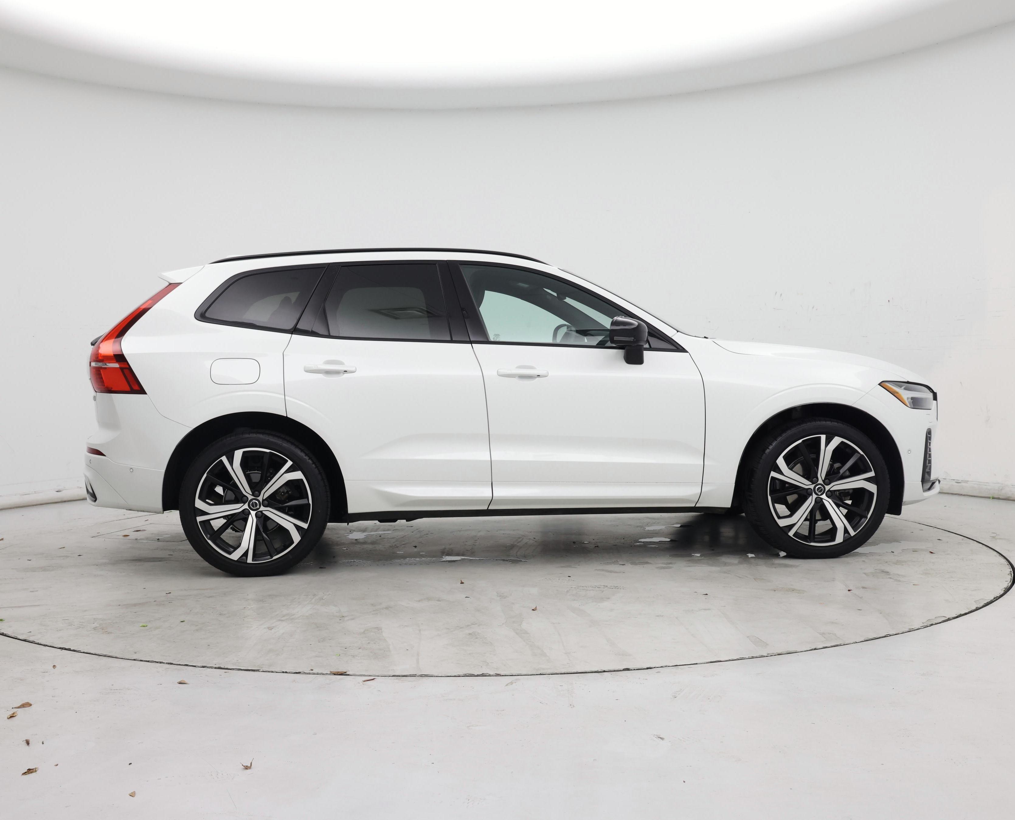 Thumbnail: 2023 Volvo XC60 - 7